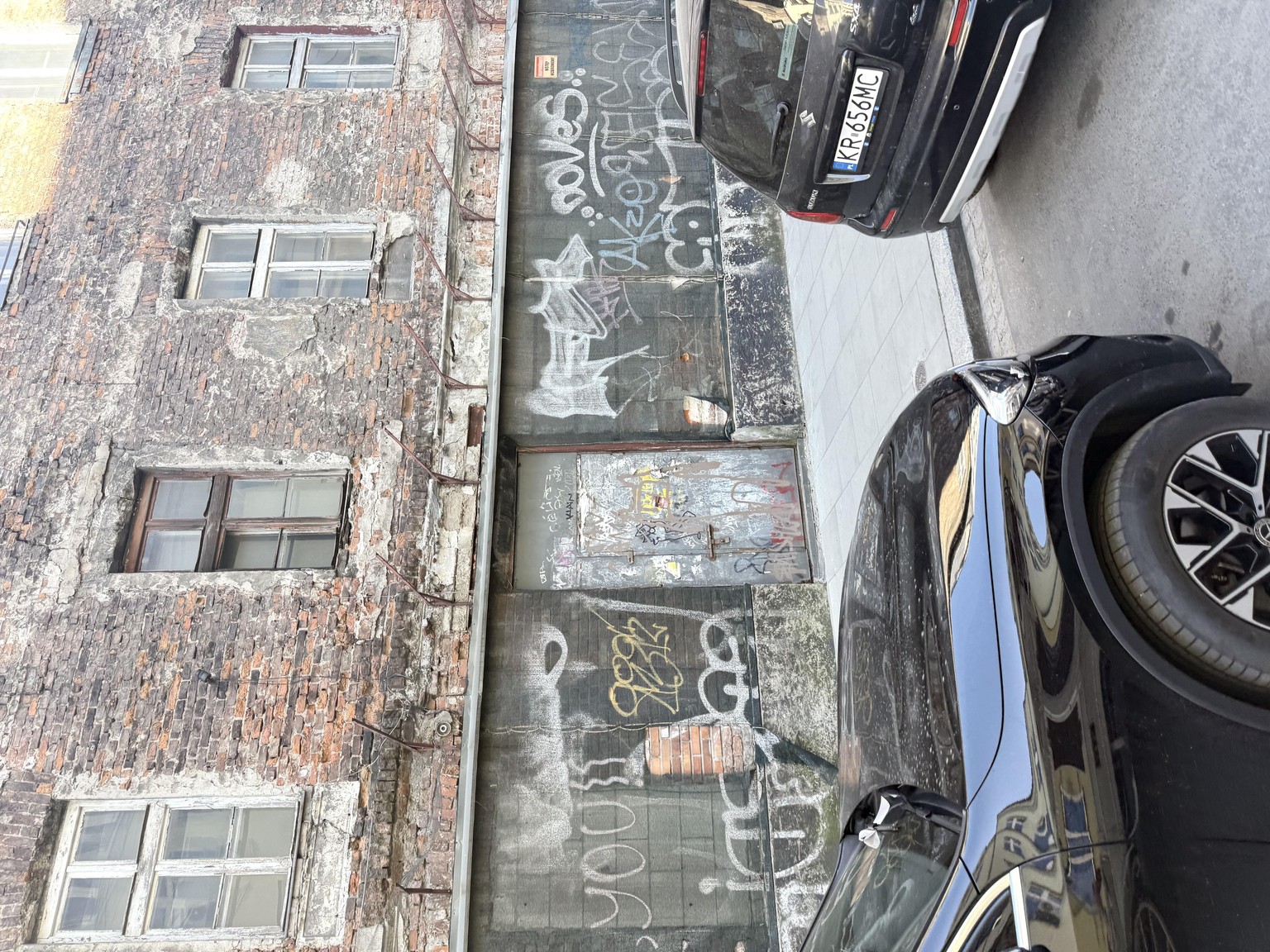 Seeing Krakow from a seat on a horse drawn carriage. - image 4 - student project