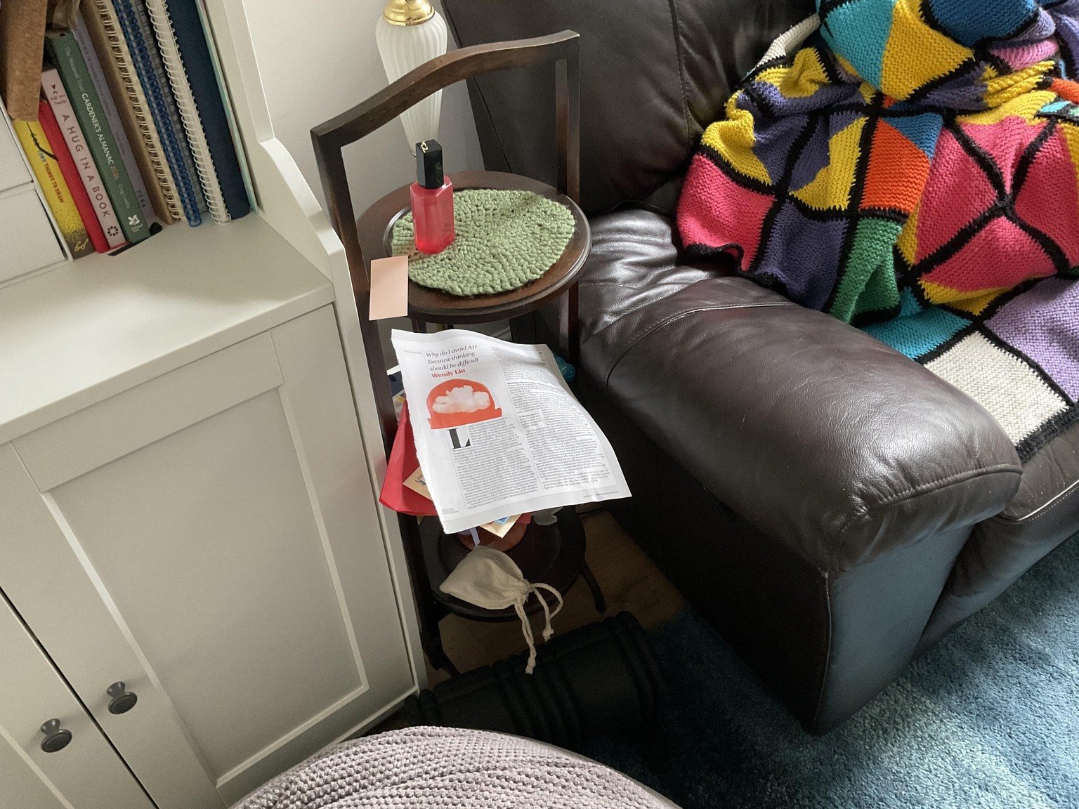 The sofa-side table - image 1 - student project