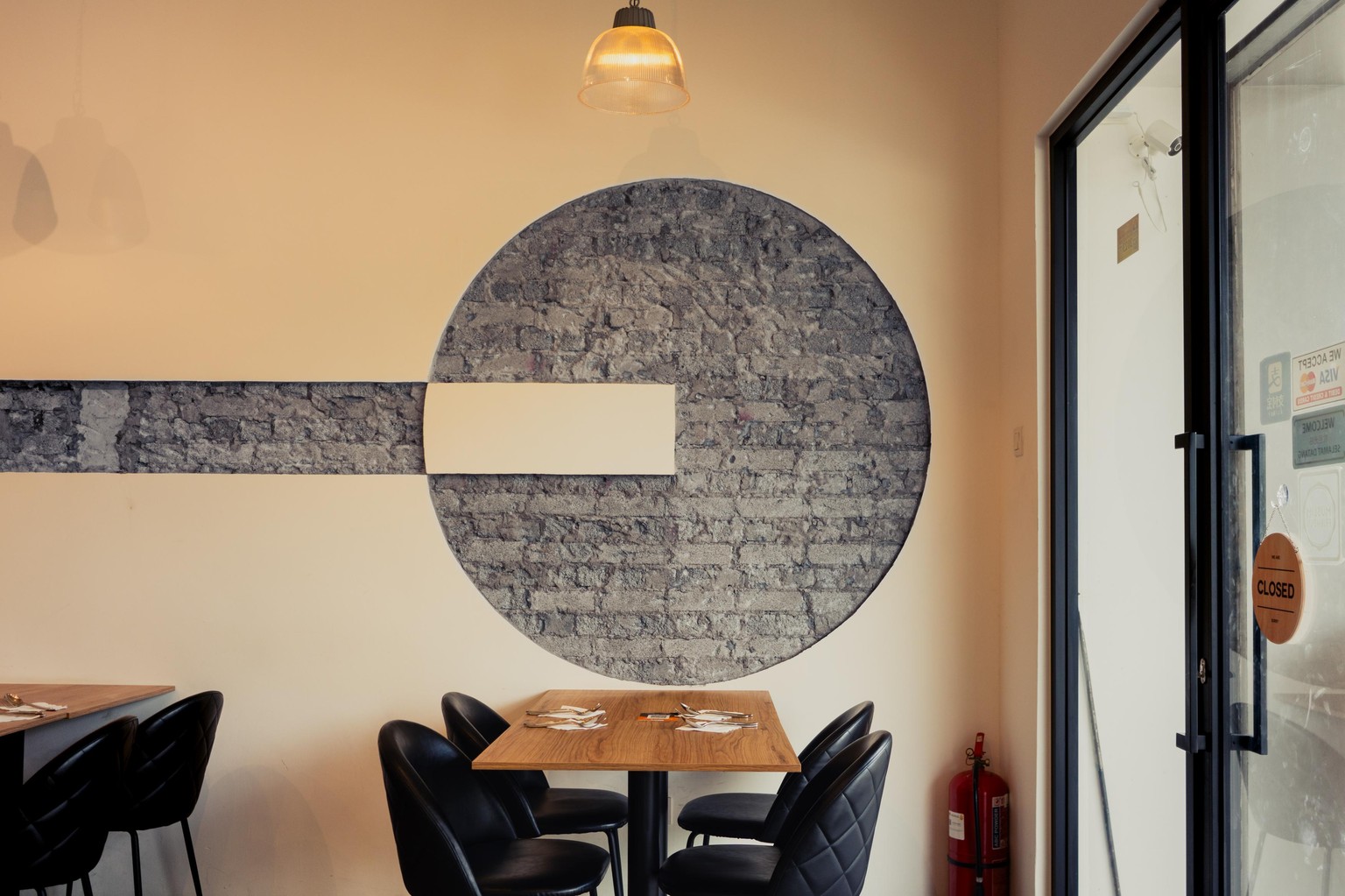 Lazy afternoon in a local café - image 1 - student project