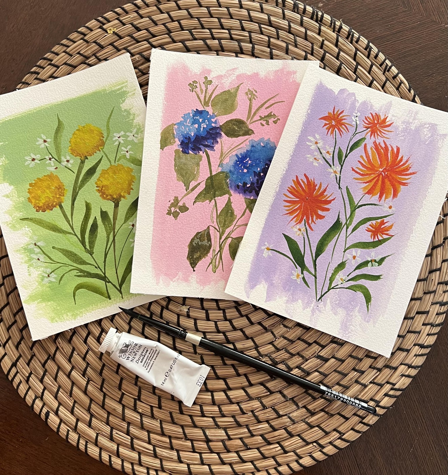Floral painting with a pastel background - image 2 - student project