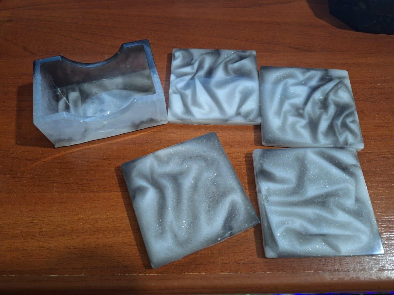 Velvet effect coasters set/Set de posavasos con efecto aterciopelado - image 2 - student project