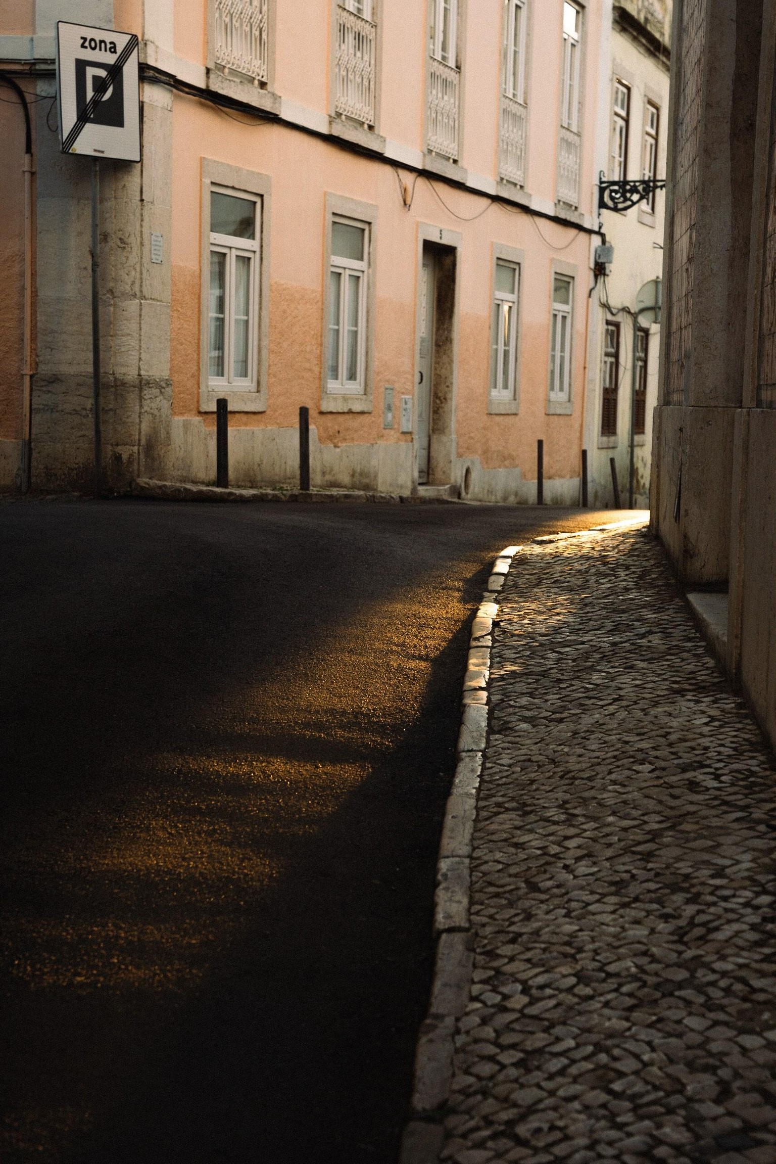 Sunset Photo Walk in Lisbon, Portugal. - image 3 - student project