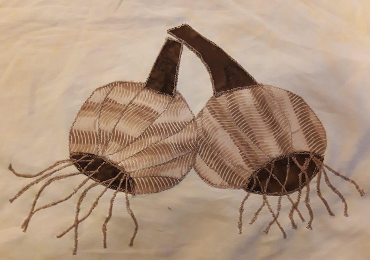 Garlic Heads fusable applique using steps from this class - image 2 - student project