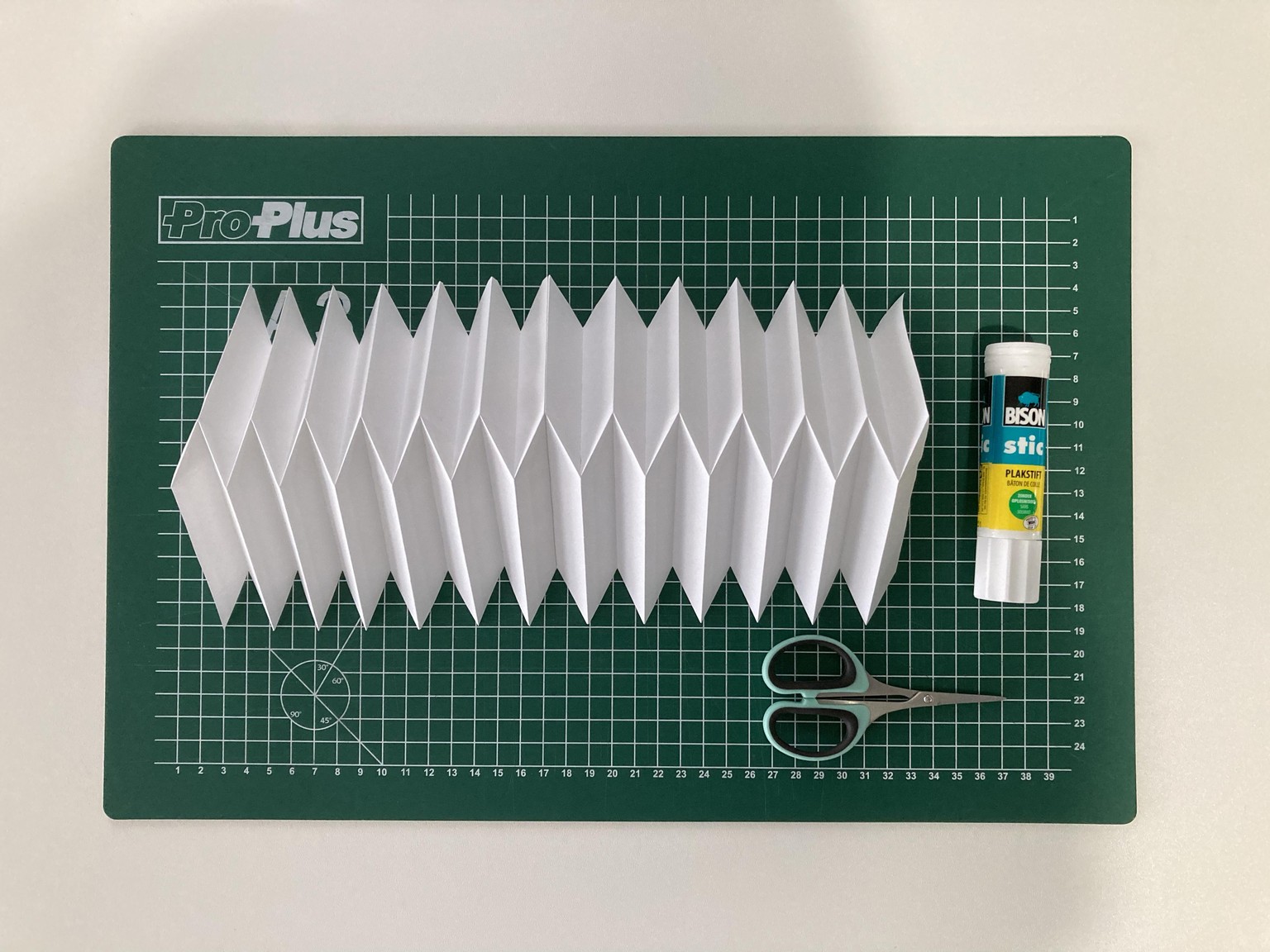 Geometric Origami Paper Ornaments - image 3 - student project