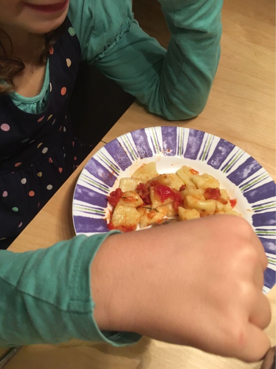 Children had fun rolling gnocchi, I had fun cleaning the kitchen;) - image 5 - student project