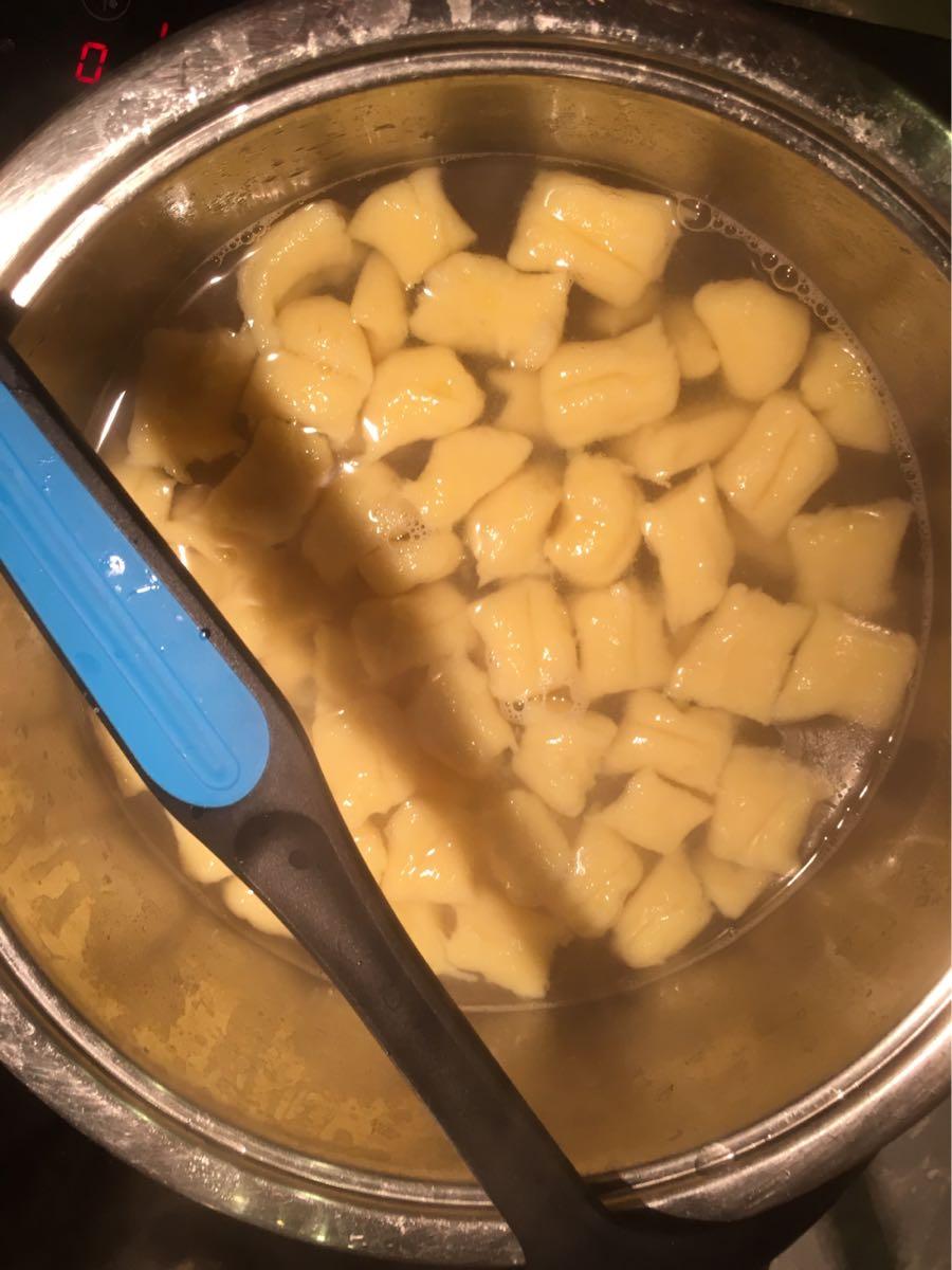 Children had fun rolling gnocchi, I had fun cleaning the kitchen;) - image 3 - student project