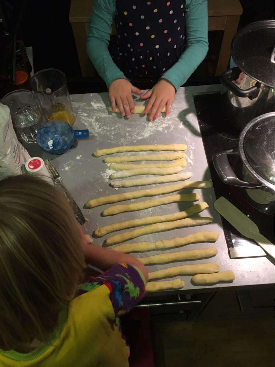 Children had fun rolling gnocchi, I had fun cleaning the kitchen;) - image 1 - student project