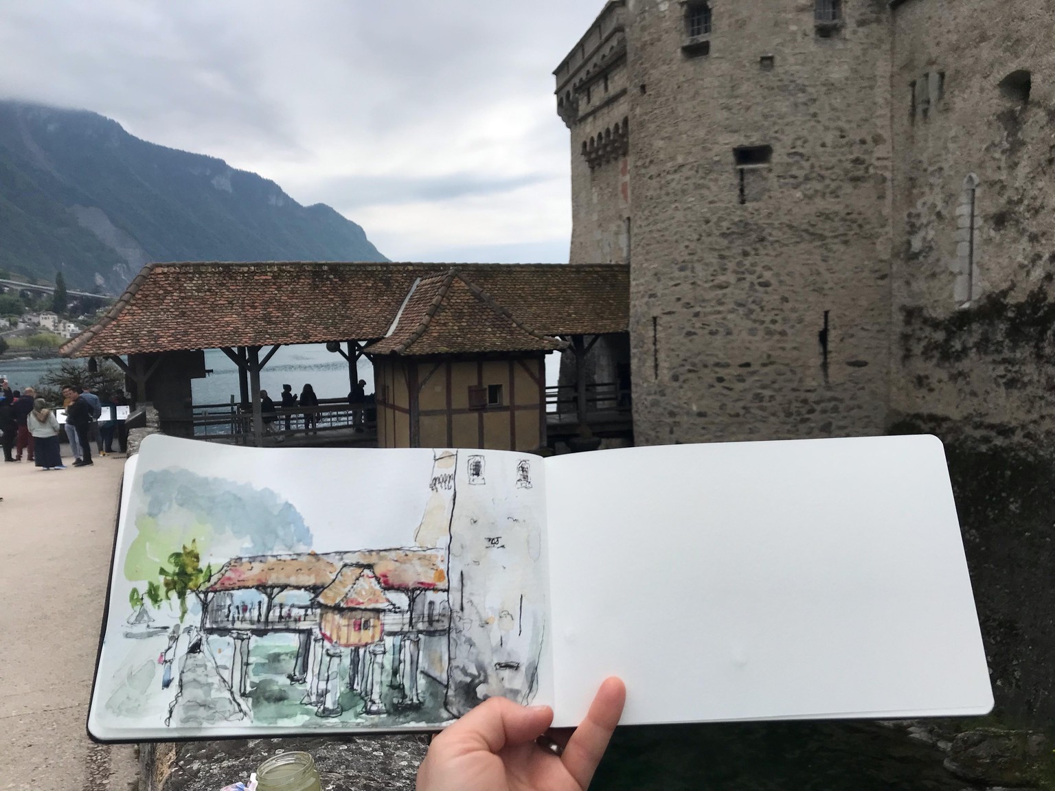 Sketching outside - Château de Chillon - image 2 - student project
