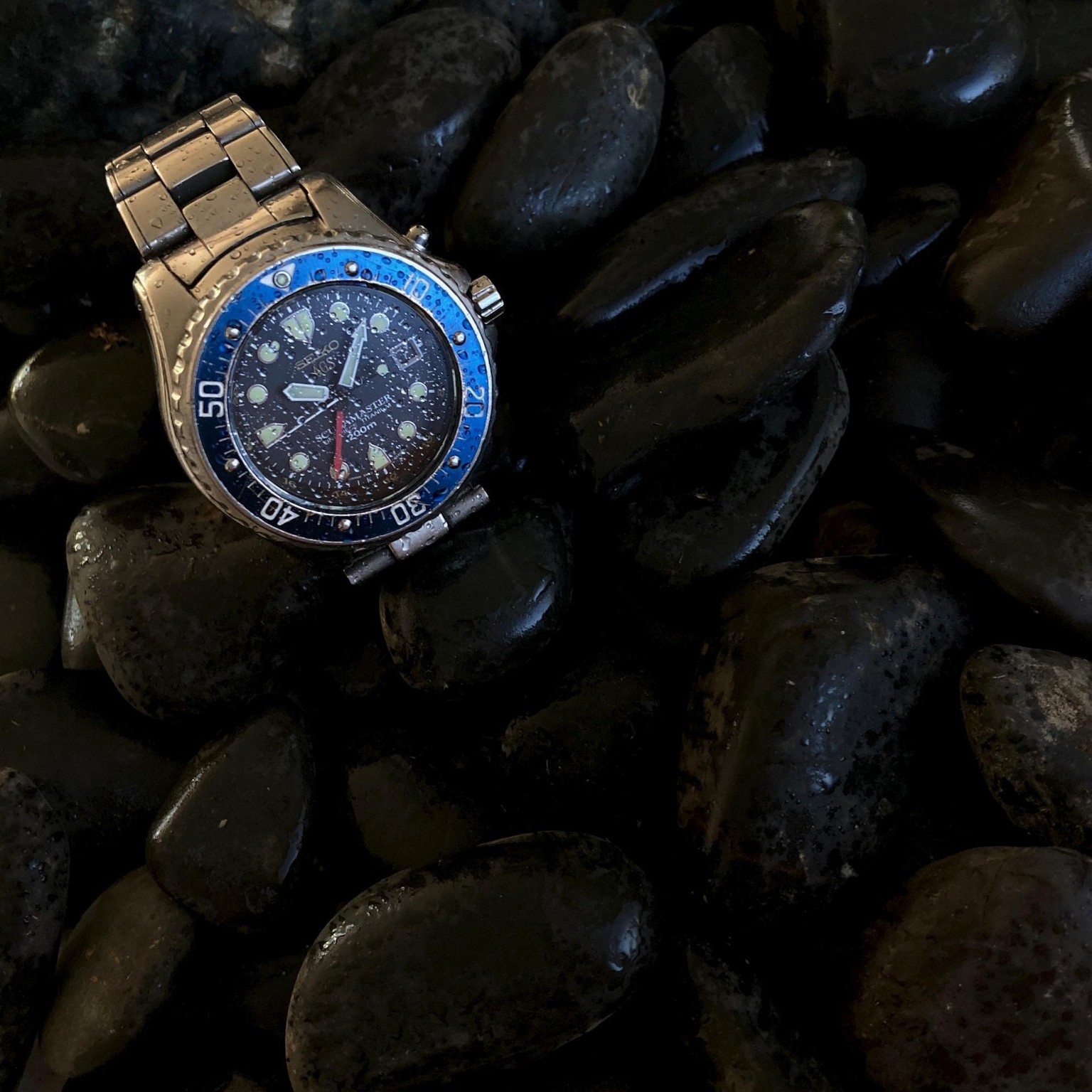 Attention-grabbing Watch Photography With a Mobile Phone - image 2 - student project