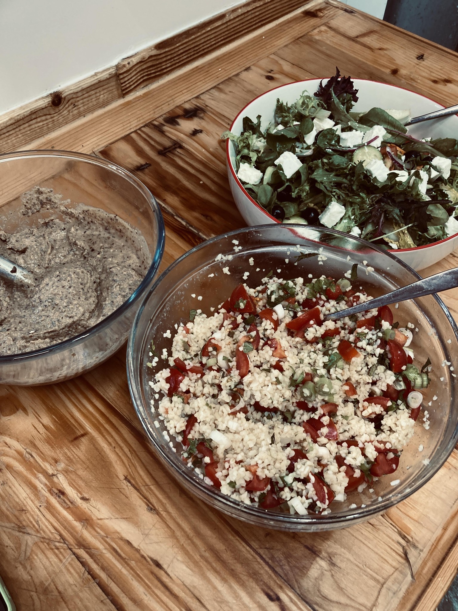 Greeks meze with crudités, tabbouleh, hummus, tzatziki & Greek salad. - image 1 - student project