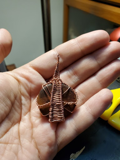 Wire-wrapped pendant - image 1 - student project