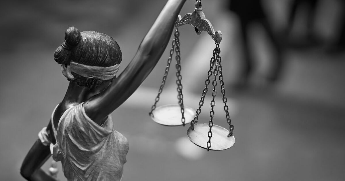 Does low income and poverty cause criminal behavior? - image 1 - student project