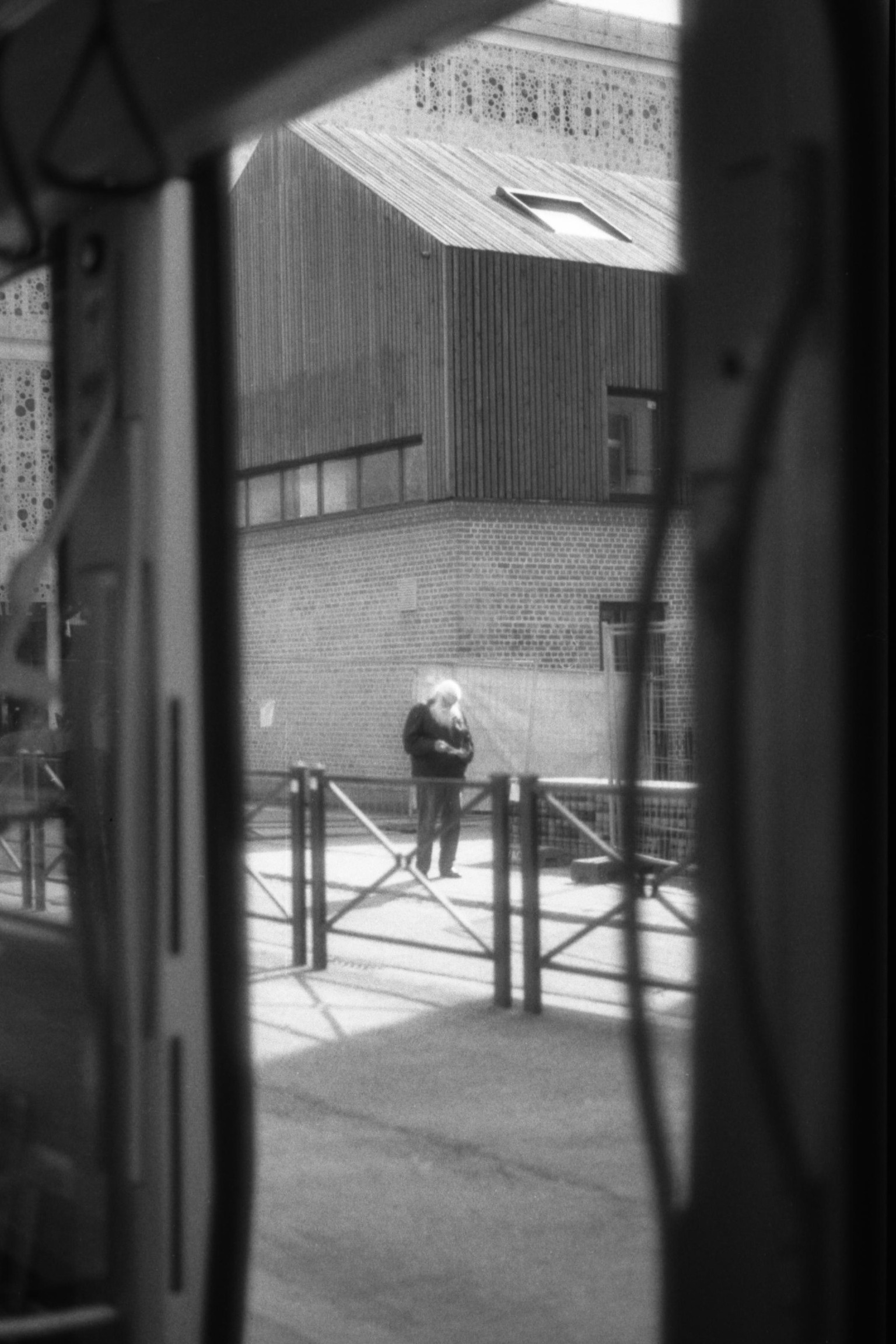 a trip in bruxelles, film developped at home with the techniques learned - image 1 - student project