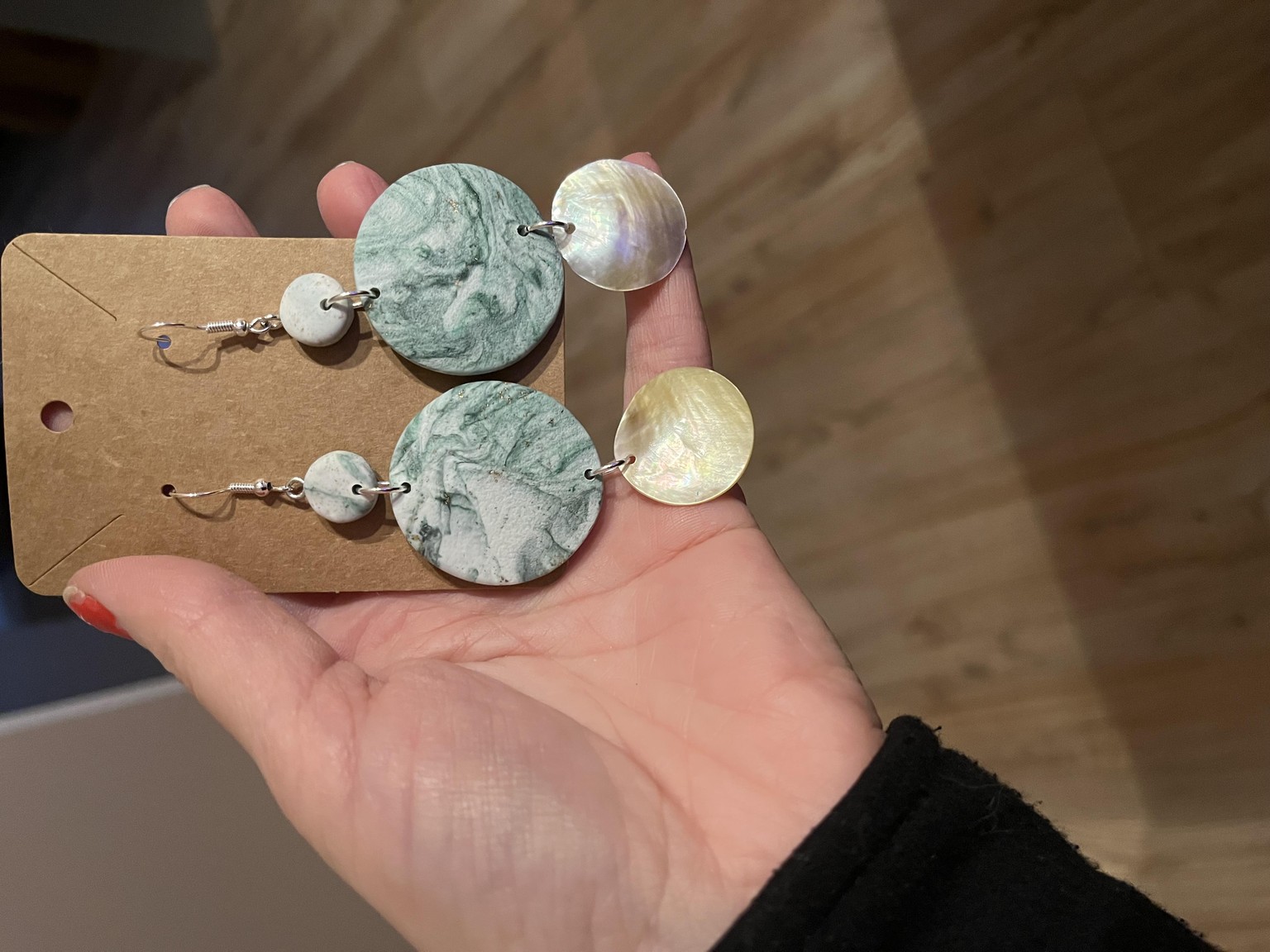 Pretty earrings - image 1 - student project