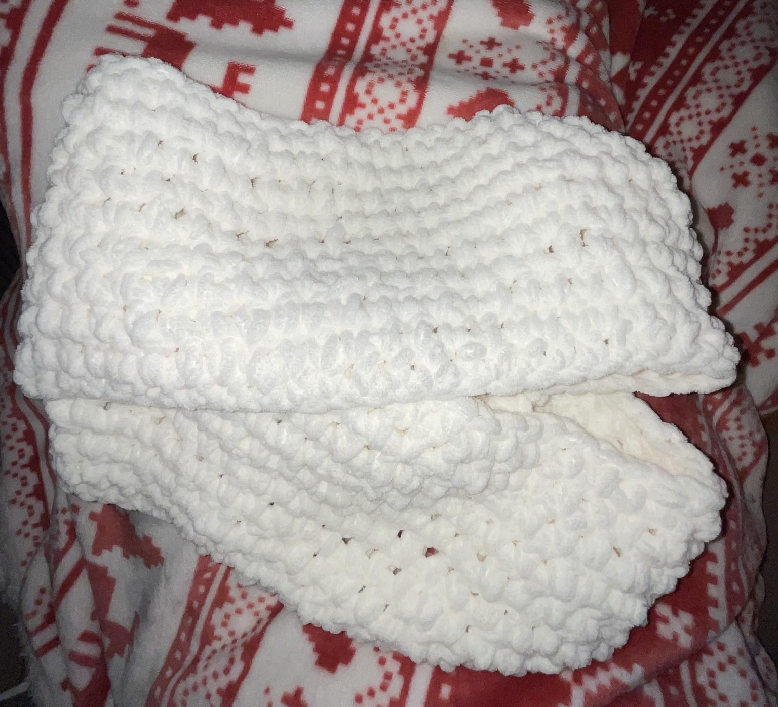 Crochet infinity scarf - image 2 - student project