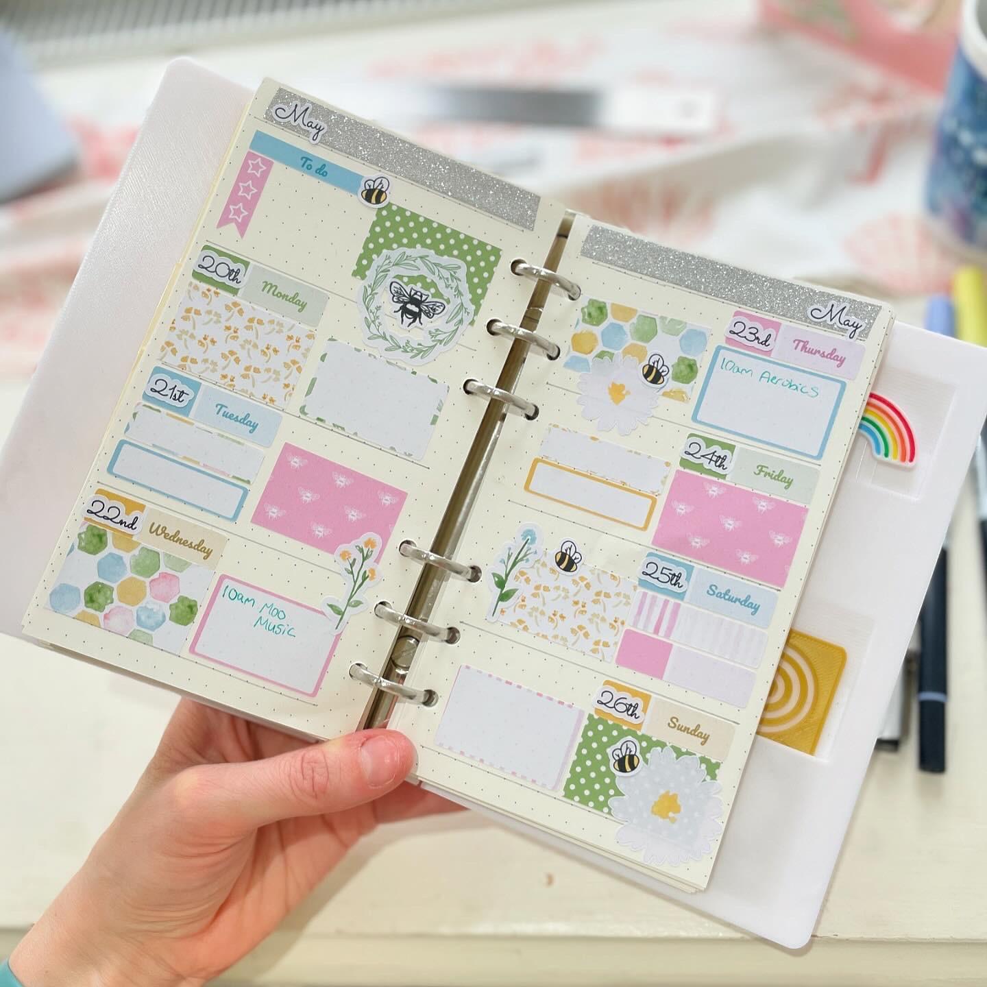Planner, journal and book tracker pages - image 1 - student project