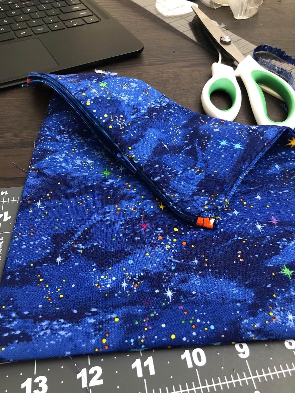 Zipper pouch & The Apron - image 2 - student project