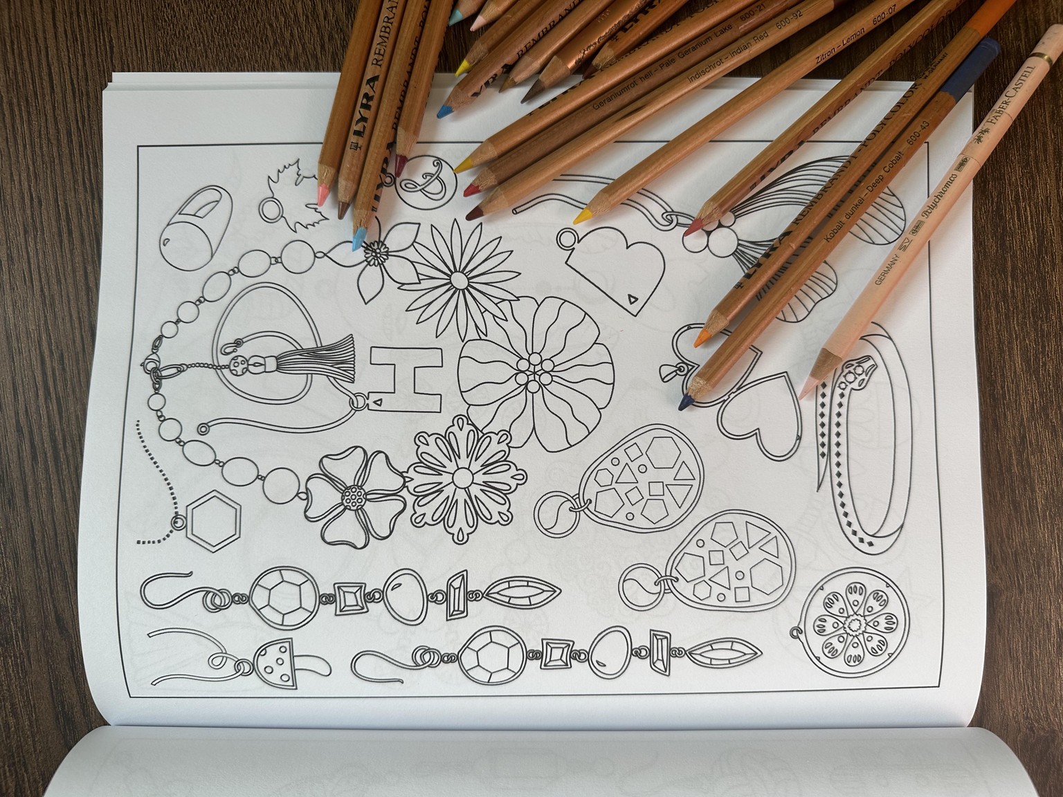 My coloring book( jewelry ) - image 1 - student project