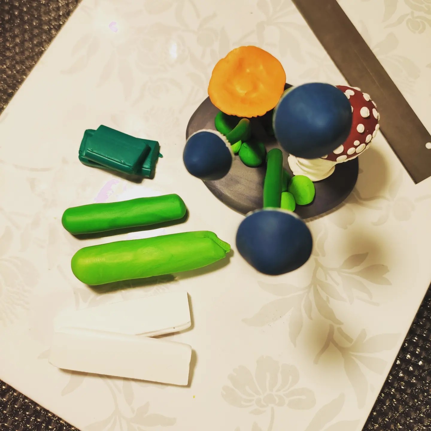 Magical mushrooms - image 2 - student project