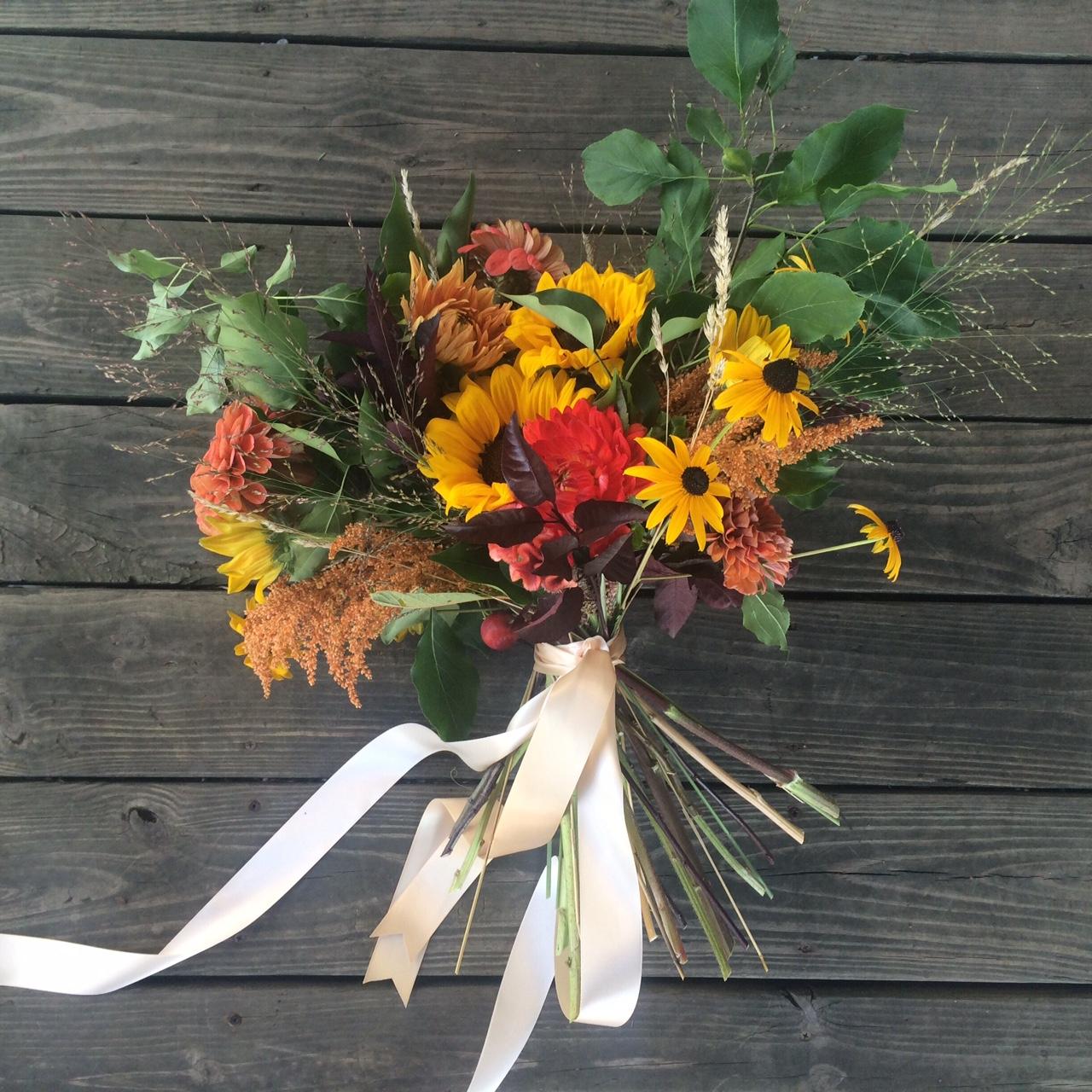 Rustic, fall inspired bouquet  - image 1 - student project