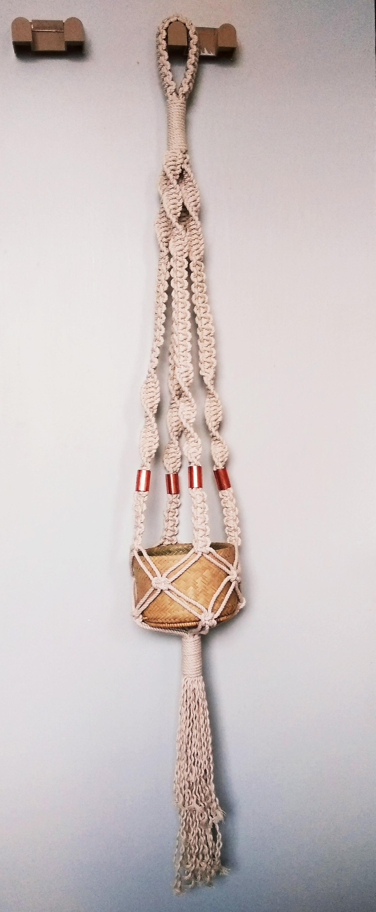 macrame plant hanger - image 1 - student project