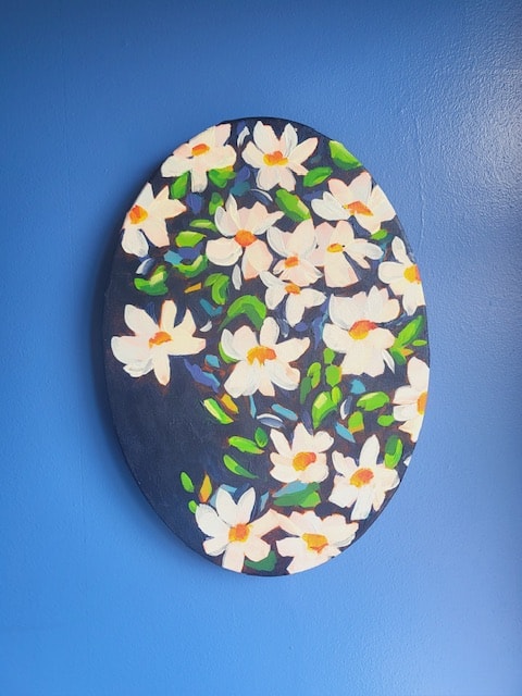Daisies on oval canvas - image 1 - student project
