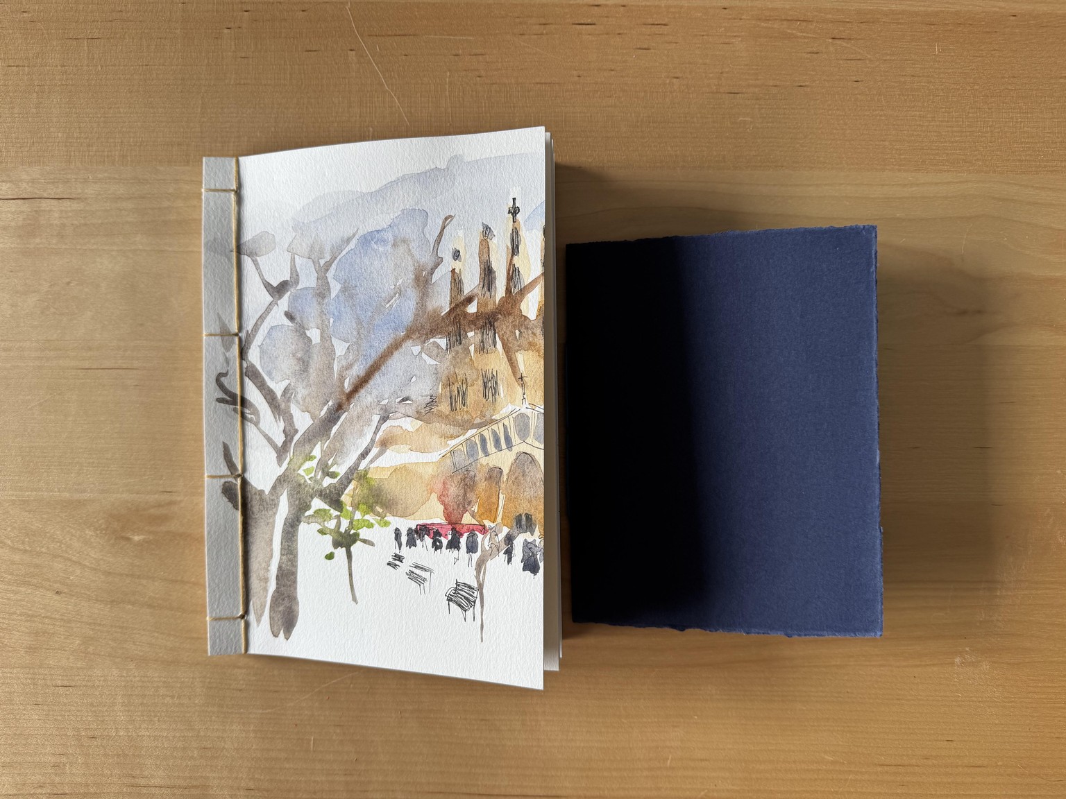 Japanese bookbinding (on the left) - image 1 - student project