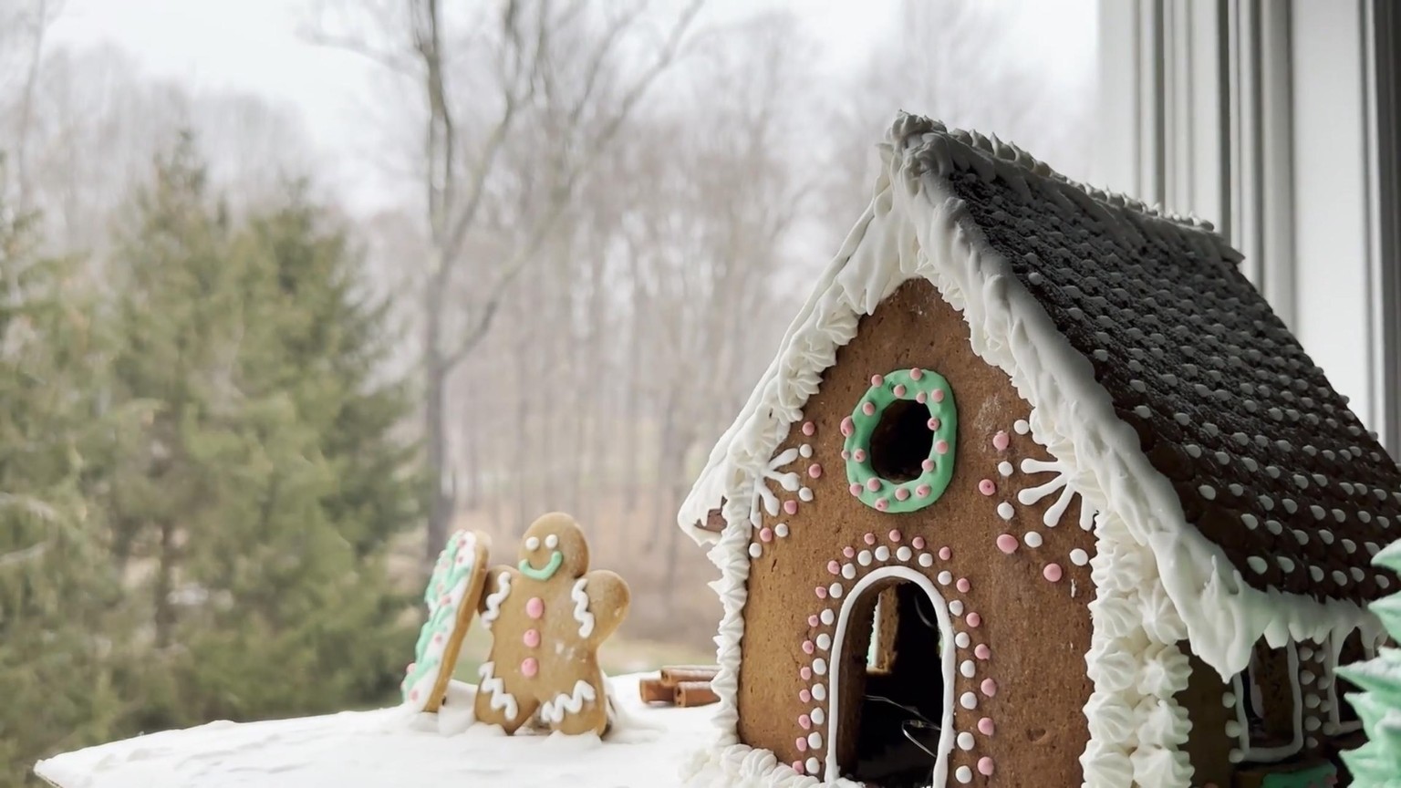 Gingerbread House - image 3 - student project