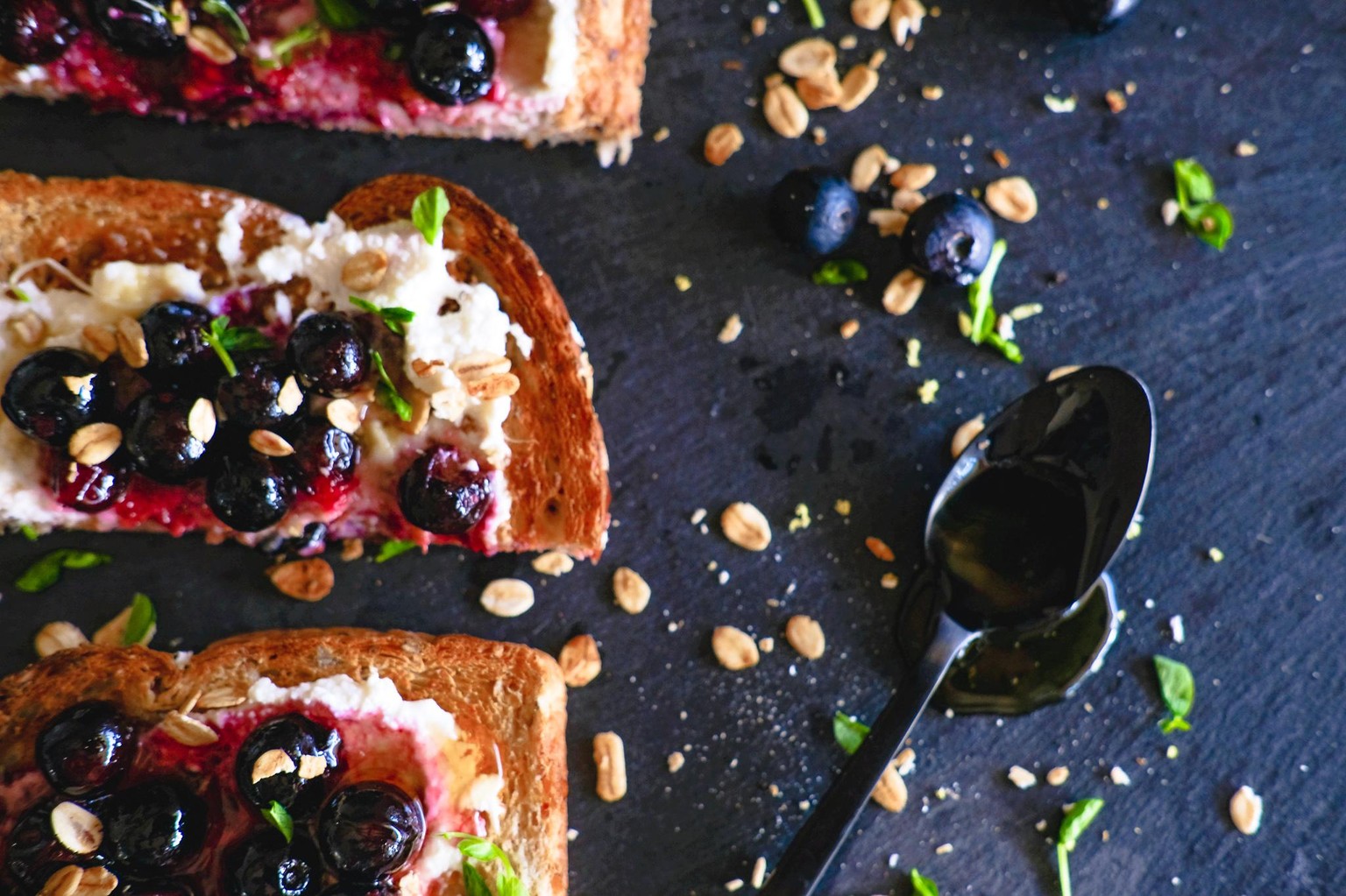 Roasted blueberry with honey & ricotta - image 1 - student project