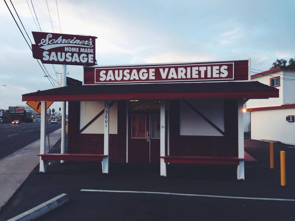 The Whitt Logotype - image 11 - student project