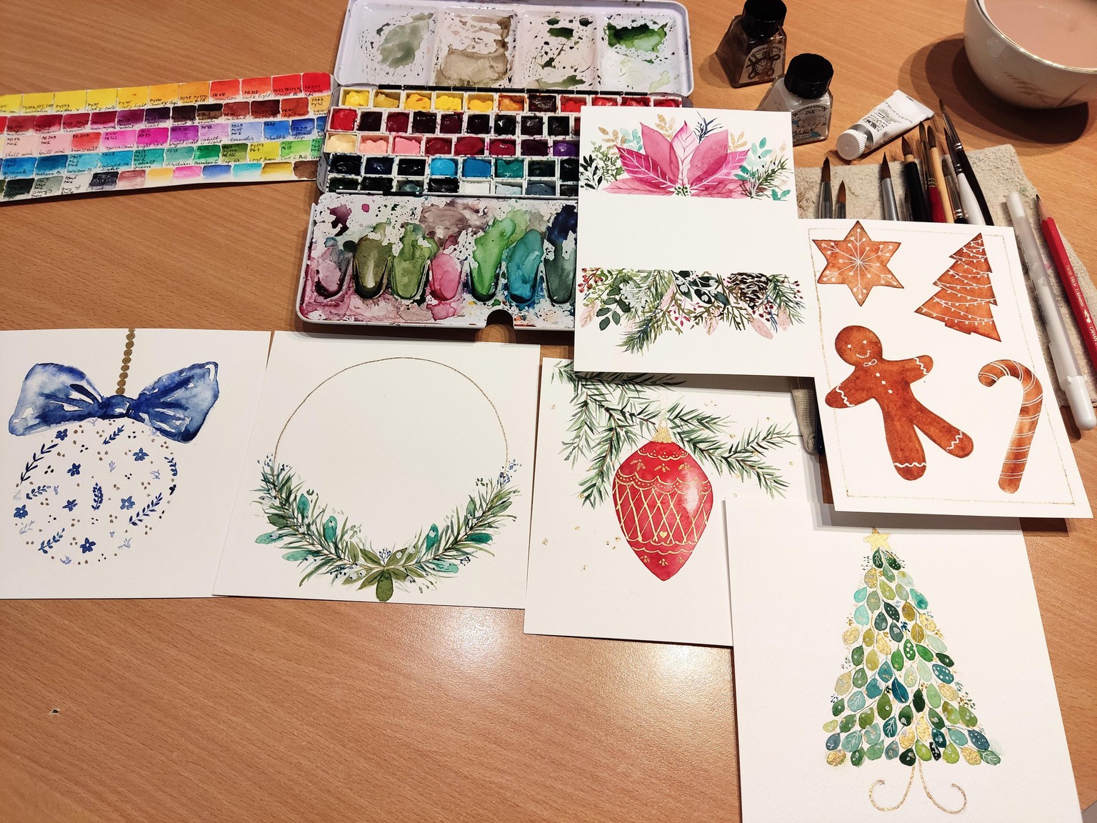 Watercolor Holiday Cards with a Touch of Gold - image 1 - student project