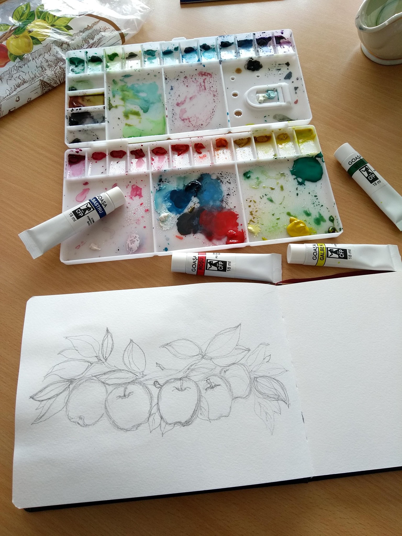 Gouache Apples - image 1 - student project
