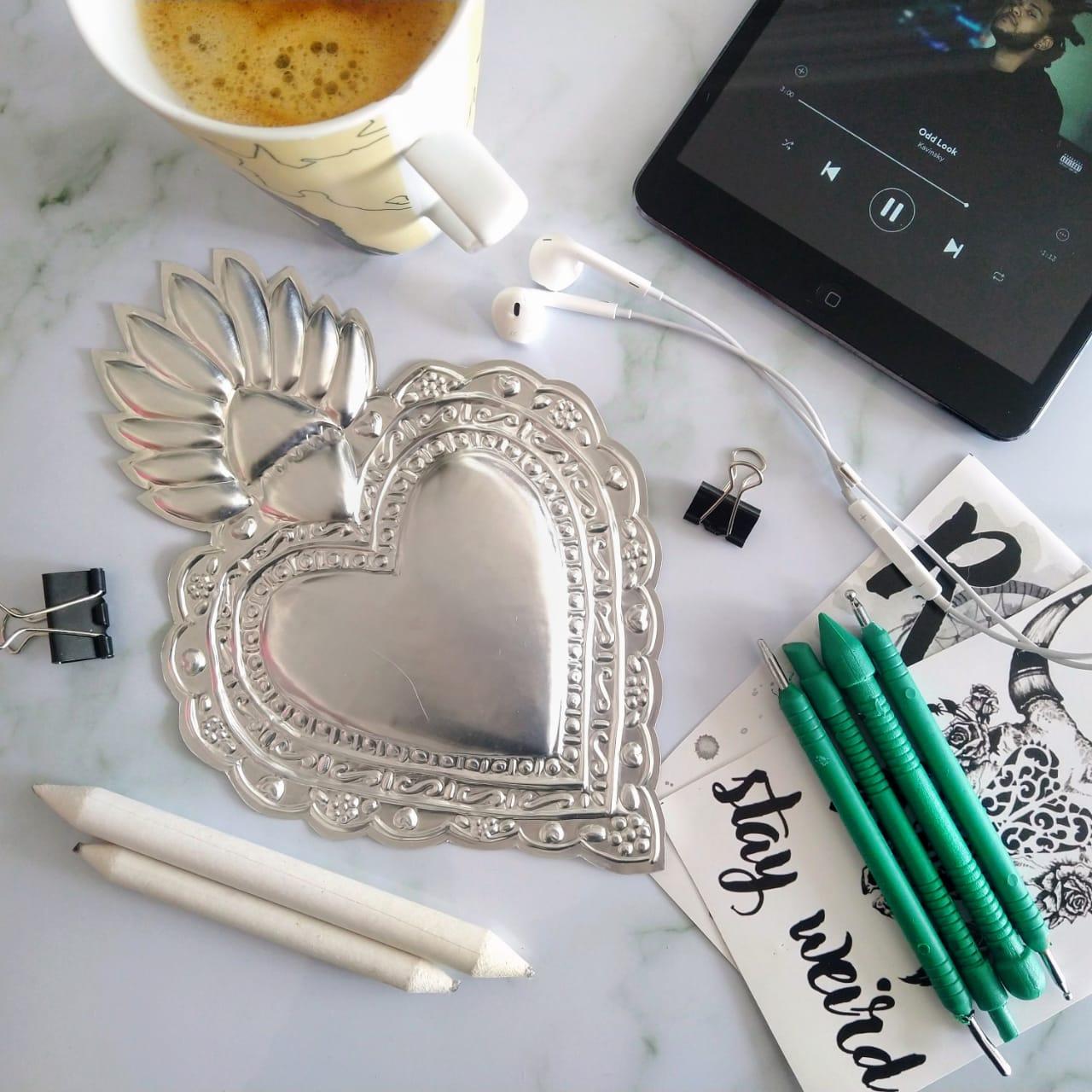 Aluminium craft flatlay - image 1 - student project