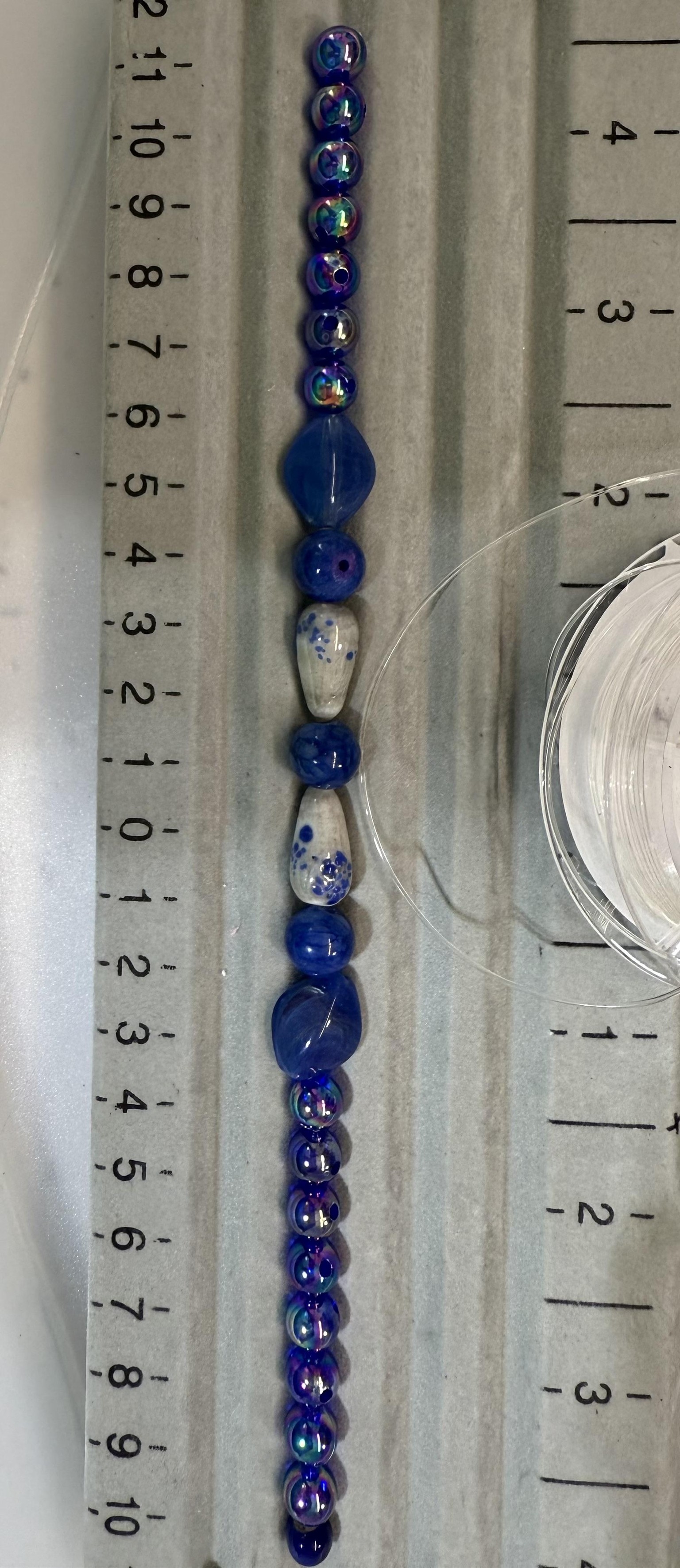 Stretchy bracelet - image 1 - student project