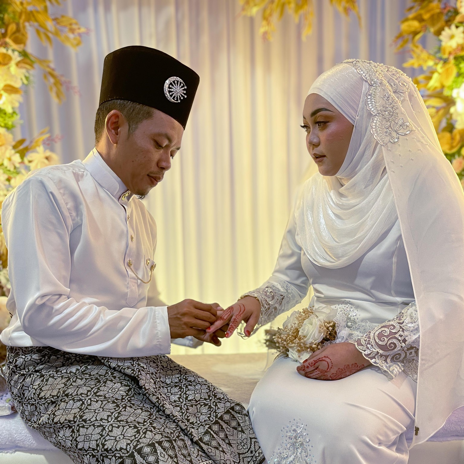 Roy & Nurul - image 1 - student project