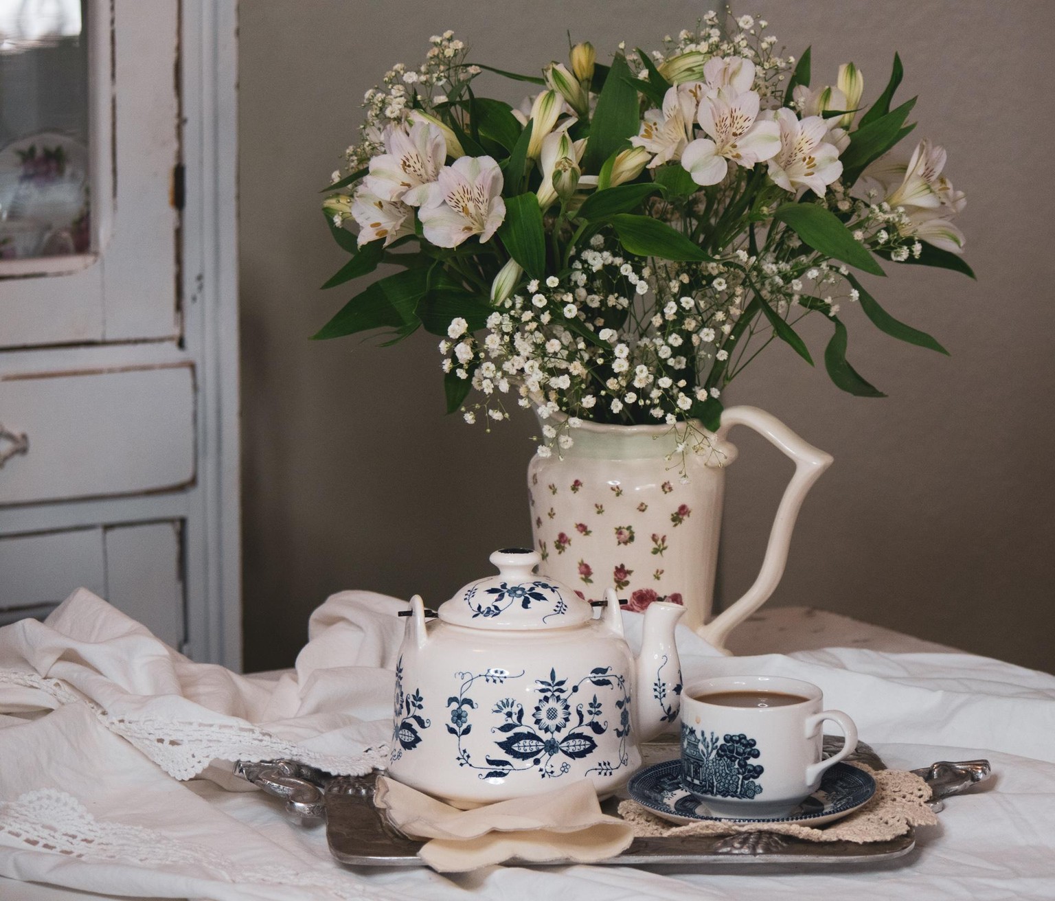 Flowers and thrifted items - image 1 - student project