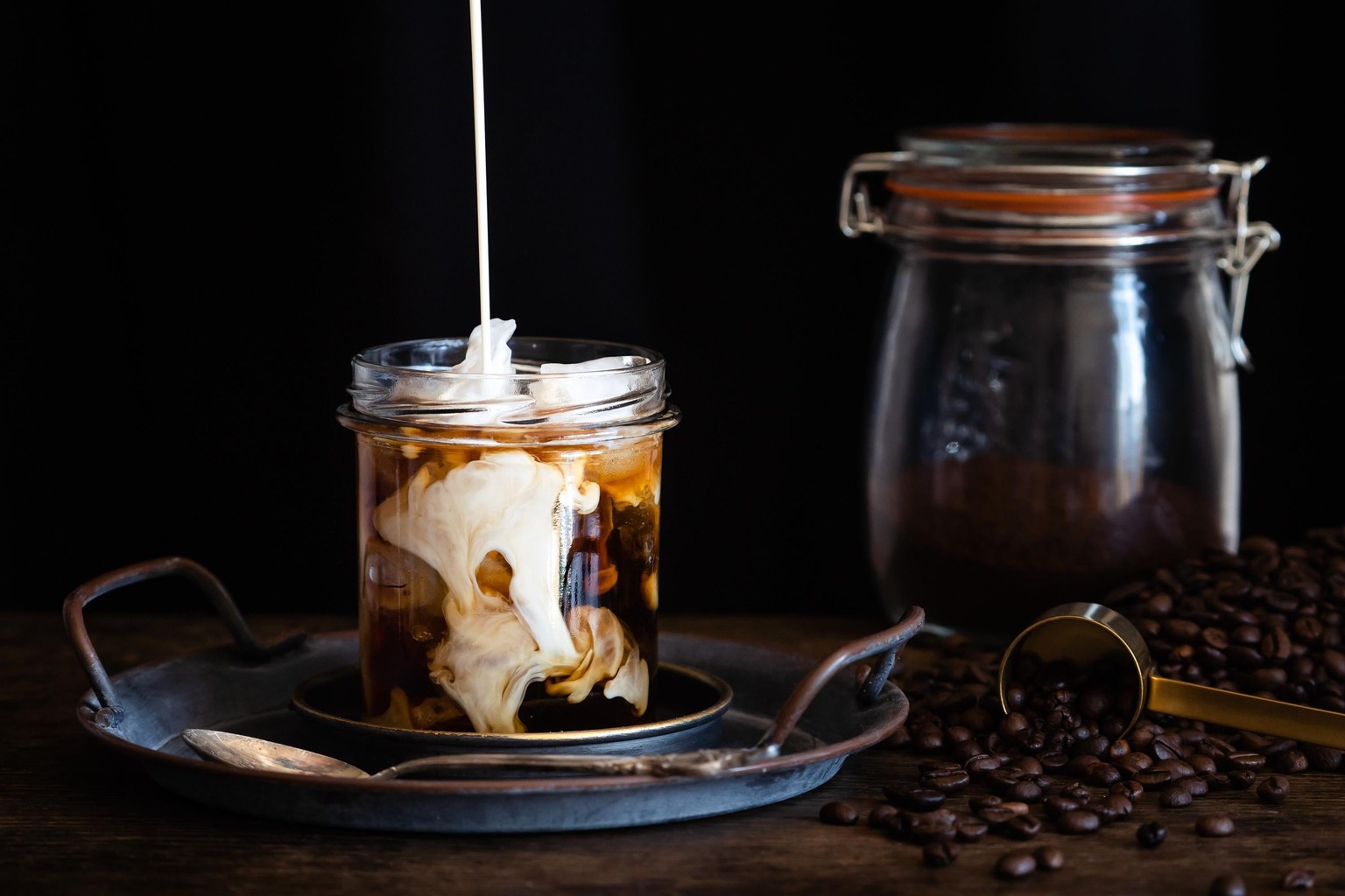 Very simple swirl coffe - image 1 - student project