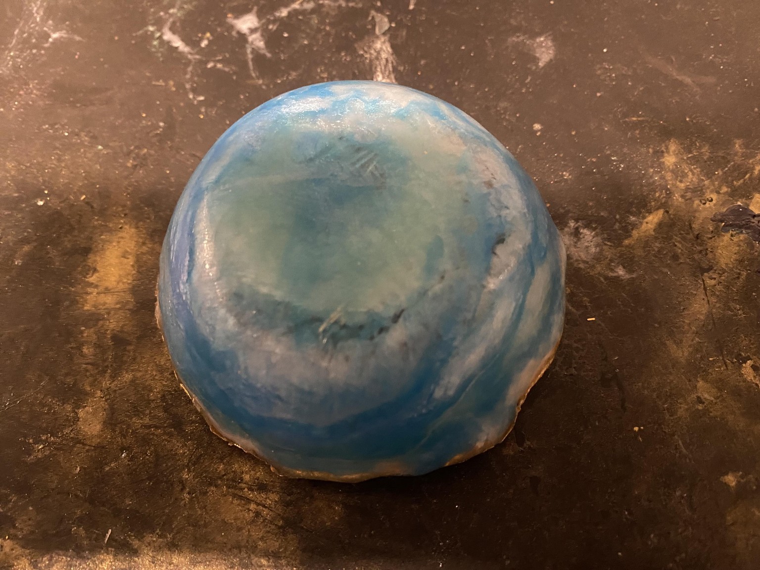 Plate with golden rim - image 2 - student project