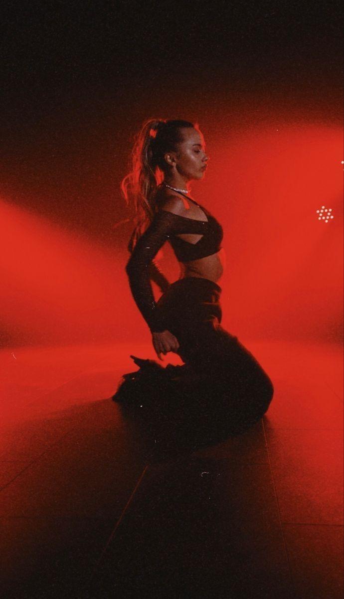 Professional Dance Amantuis - image 2 - student project