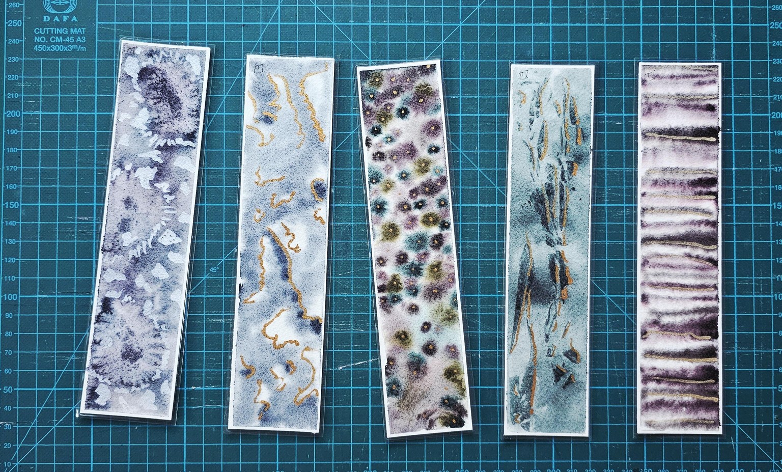 Abstract bookmarks - image 1 - student project
