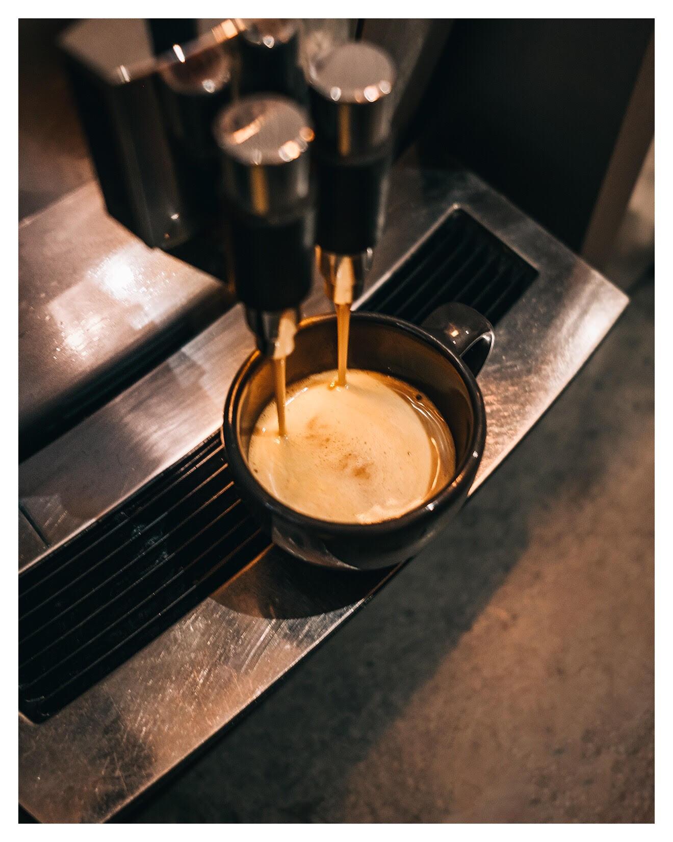 Photos of a friends cafe in Bordeaux - image 2 - student project
