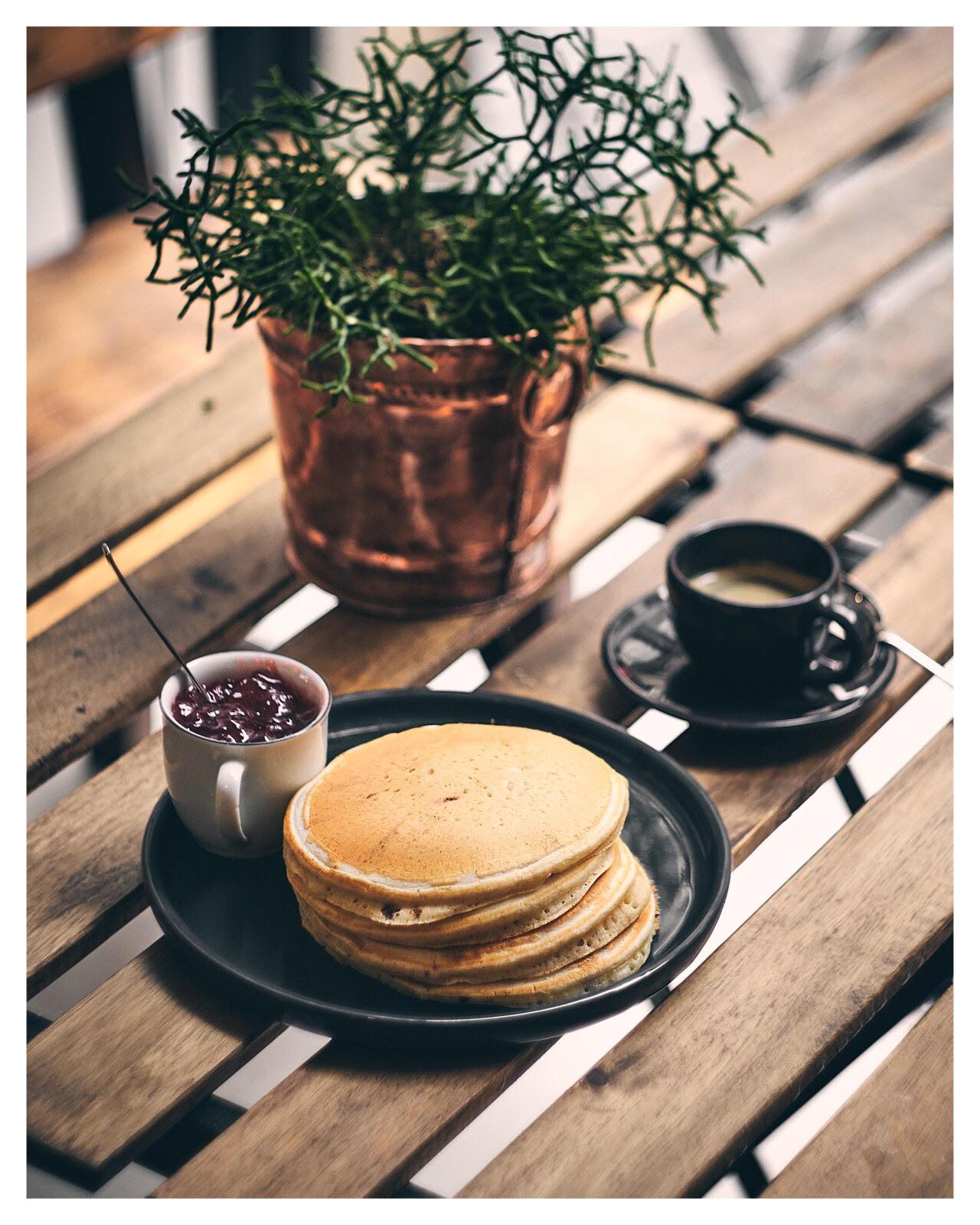 Photos of a friends cafe in Bordeaux - image 3 - student project