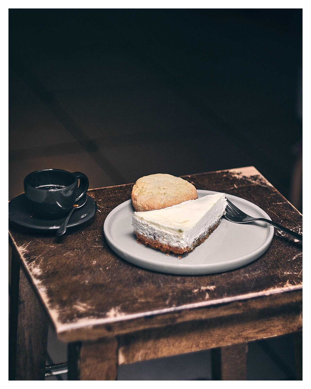 Photos of a friends cafe in Bordeaux - image 1 - student project