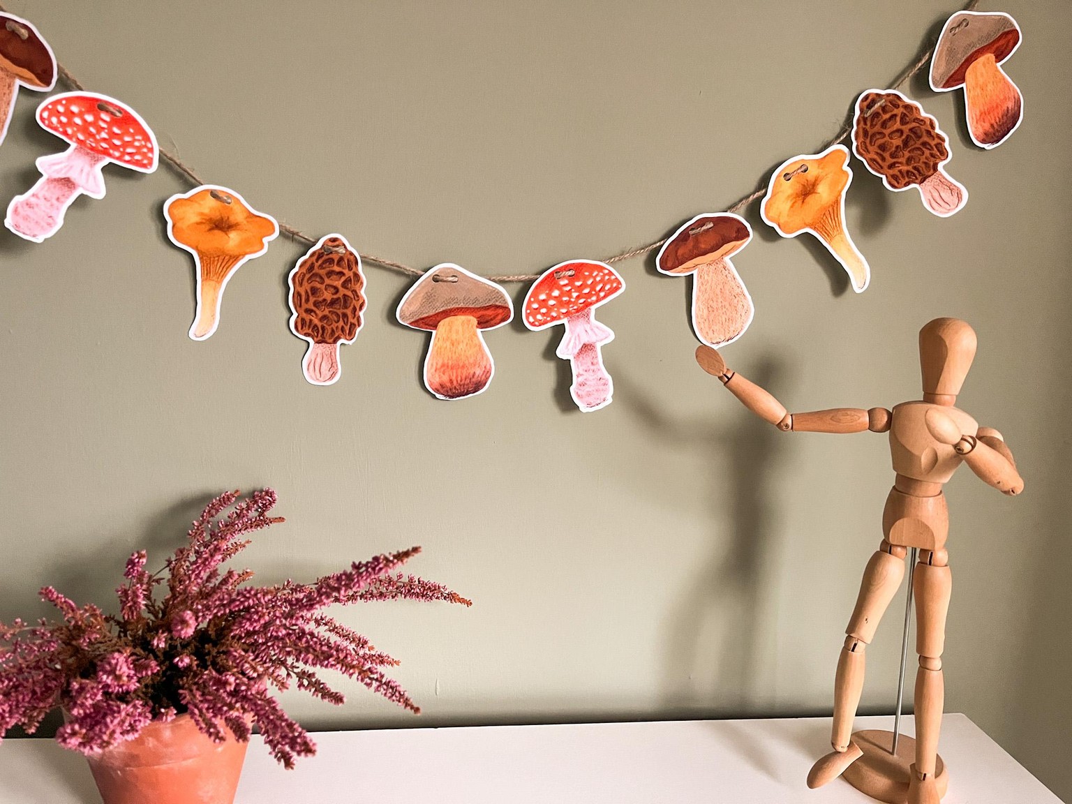 Botanical Mushroom Postcards & Decorative Garland - image 1 - student project