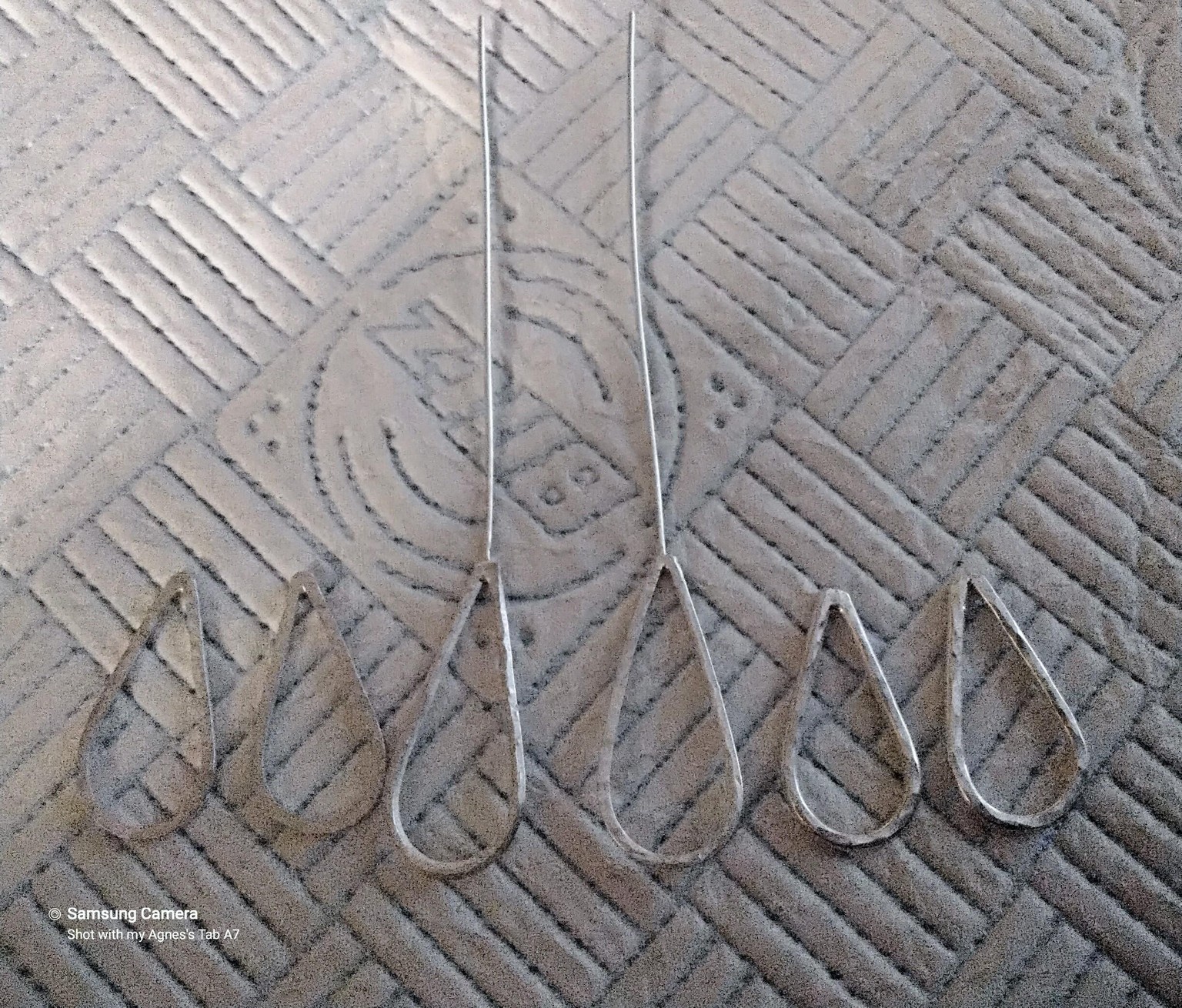 Teardrop earrings - image 1 - student project
