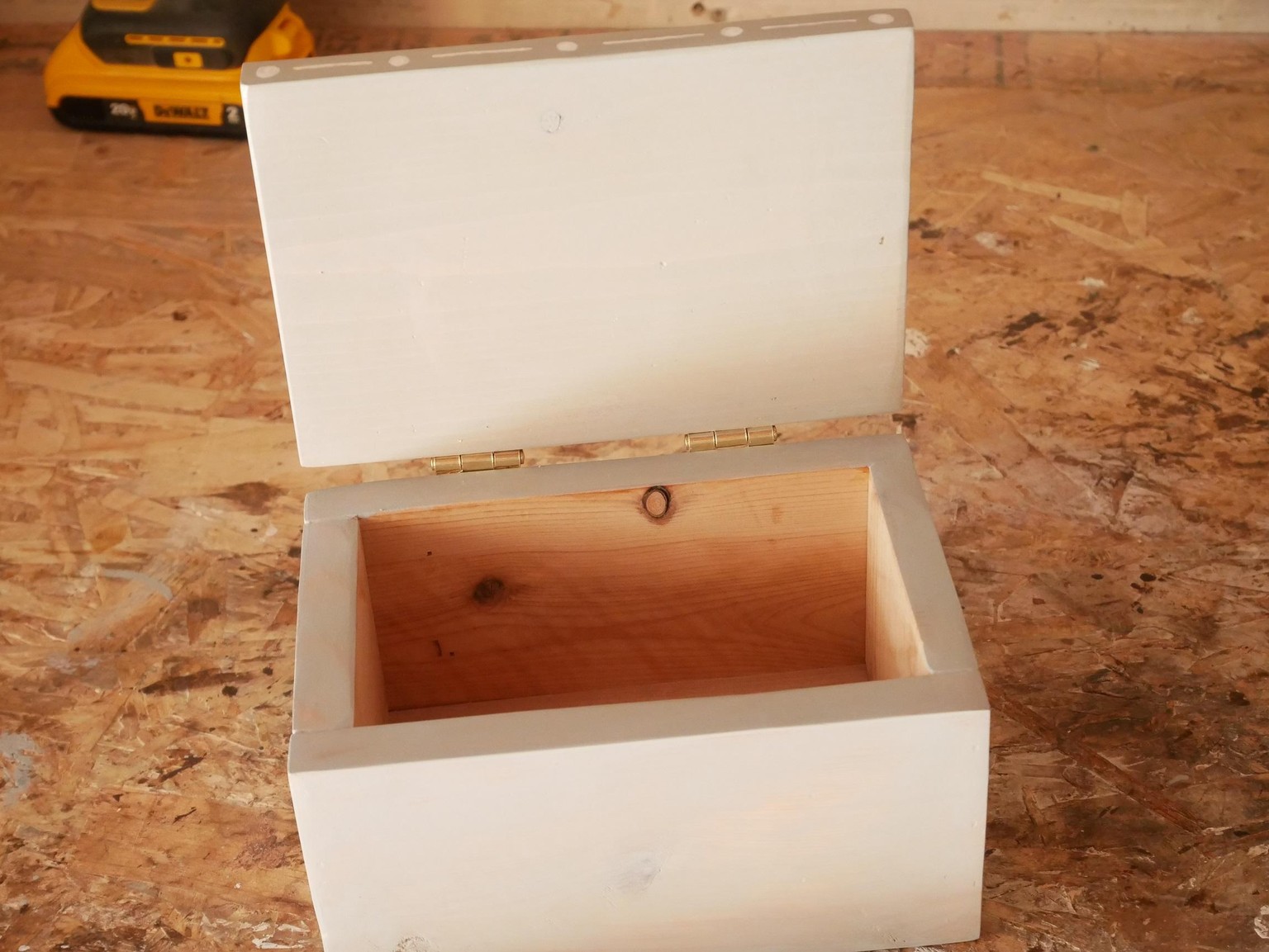 My faux pearl inlay jewelry box - image 2 - student project