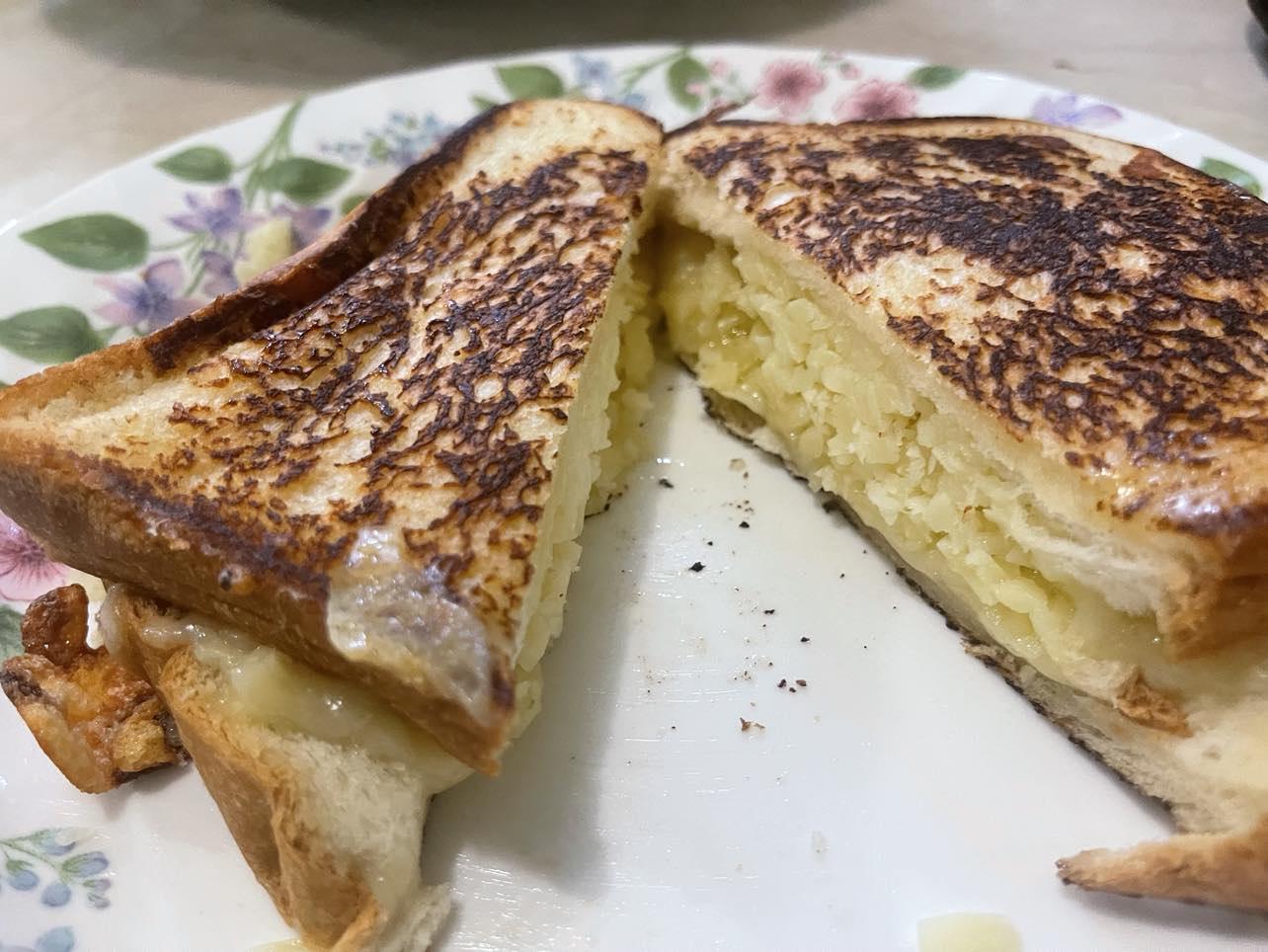 Ultimately Melty Grilled Cheese - image 1 - student project