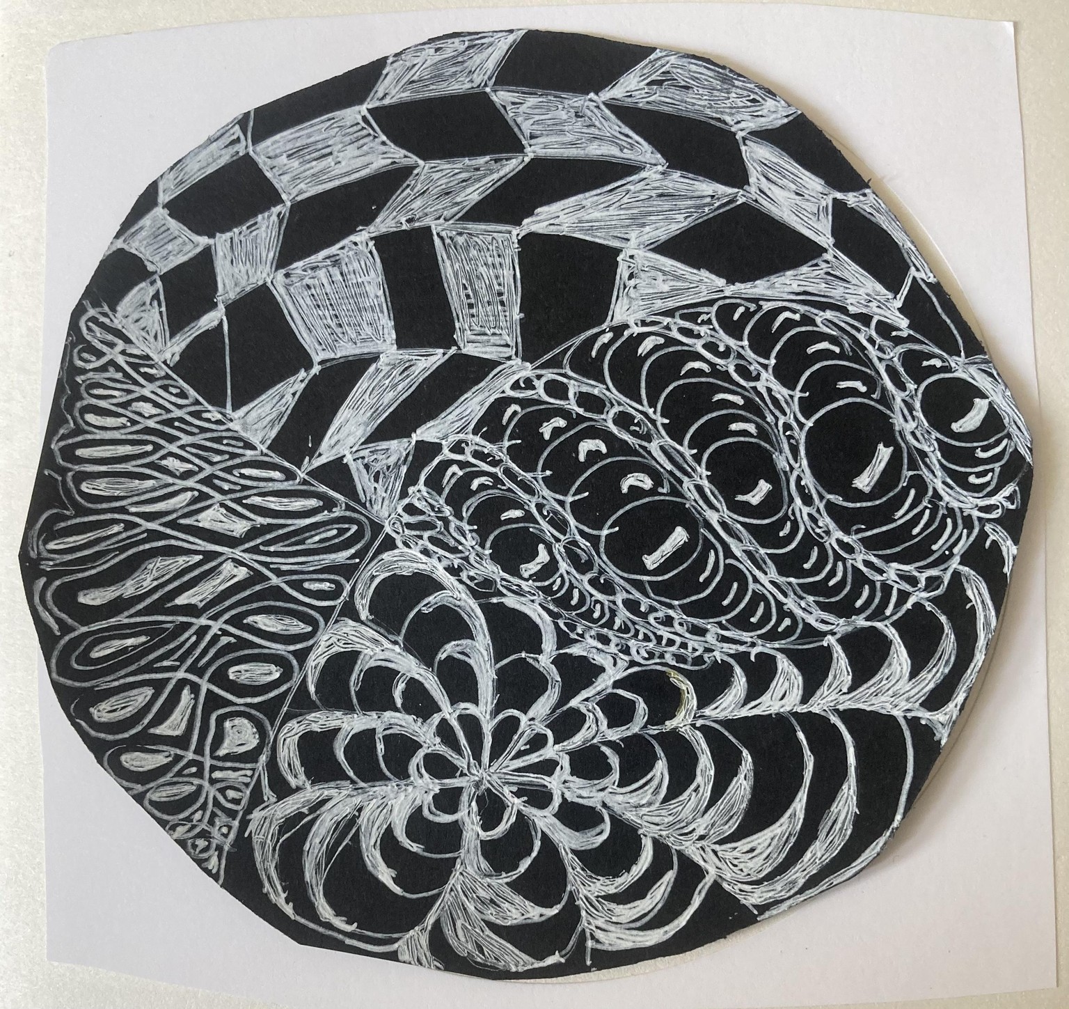 Zen Tangles in the Dark - image 2 - student project
