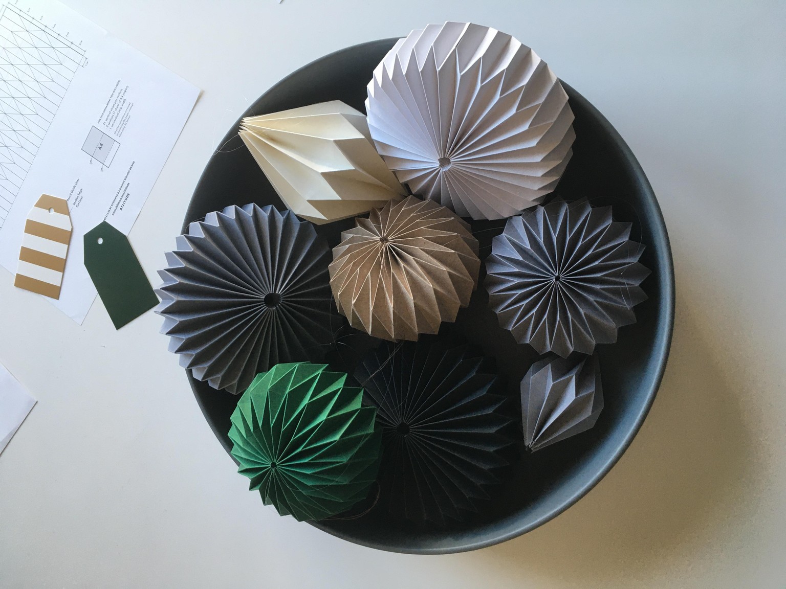 Geometric Origami Paper Ornaments - image 1 - student project