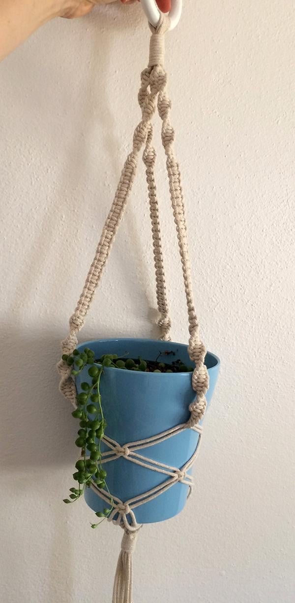 Macrame plant hanger - image 1 - student project